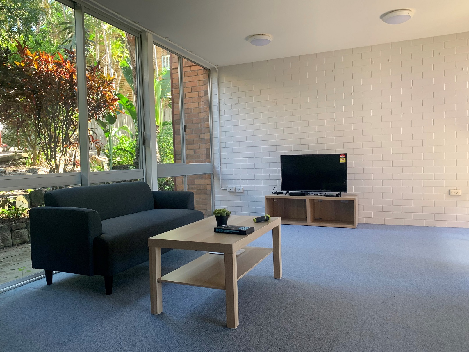 3 Minutes drive to the beach! 1:1 & 1:2 SIL Vacancies available at Moffat Beach — Home image 7