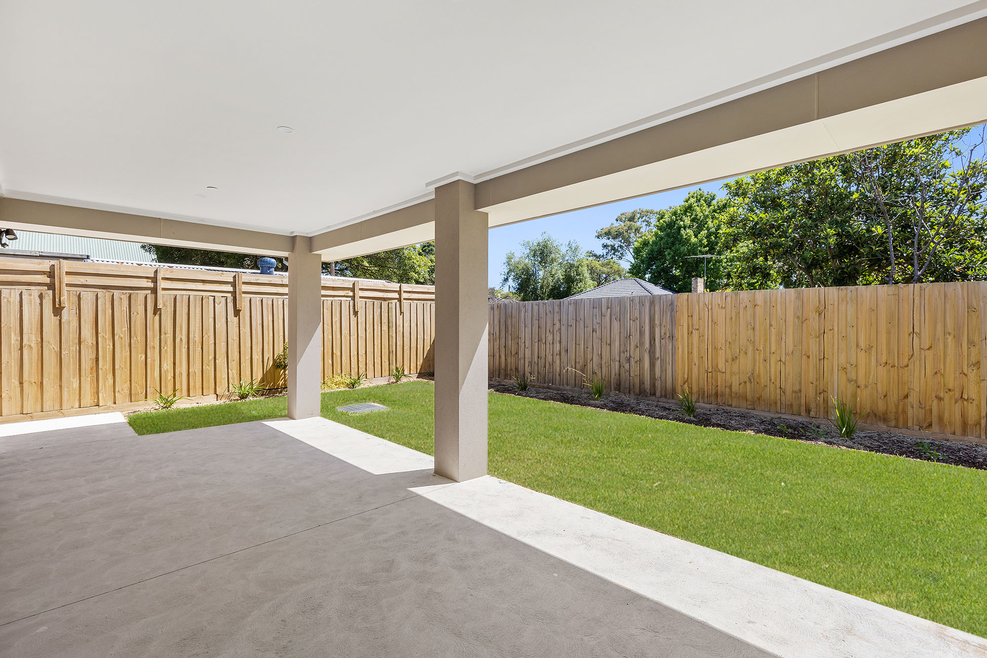 Spacious High Physical Support House in Knoxfield! — Home image 2