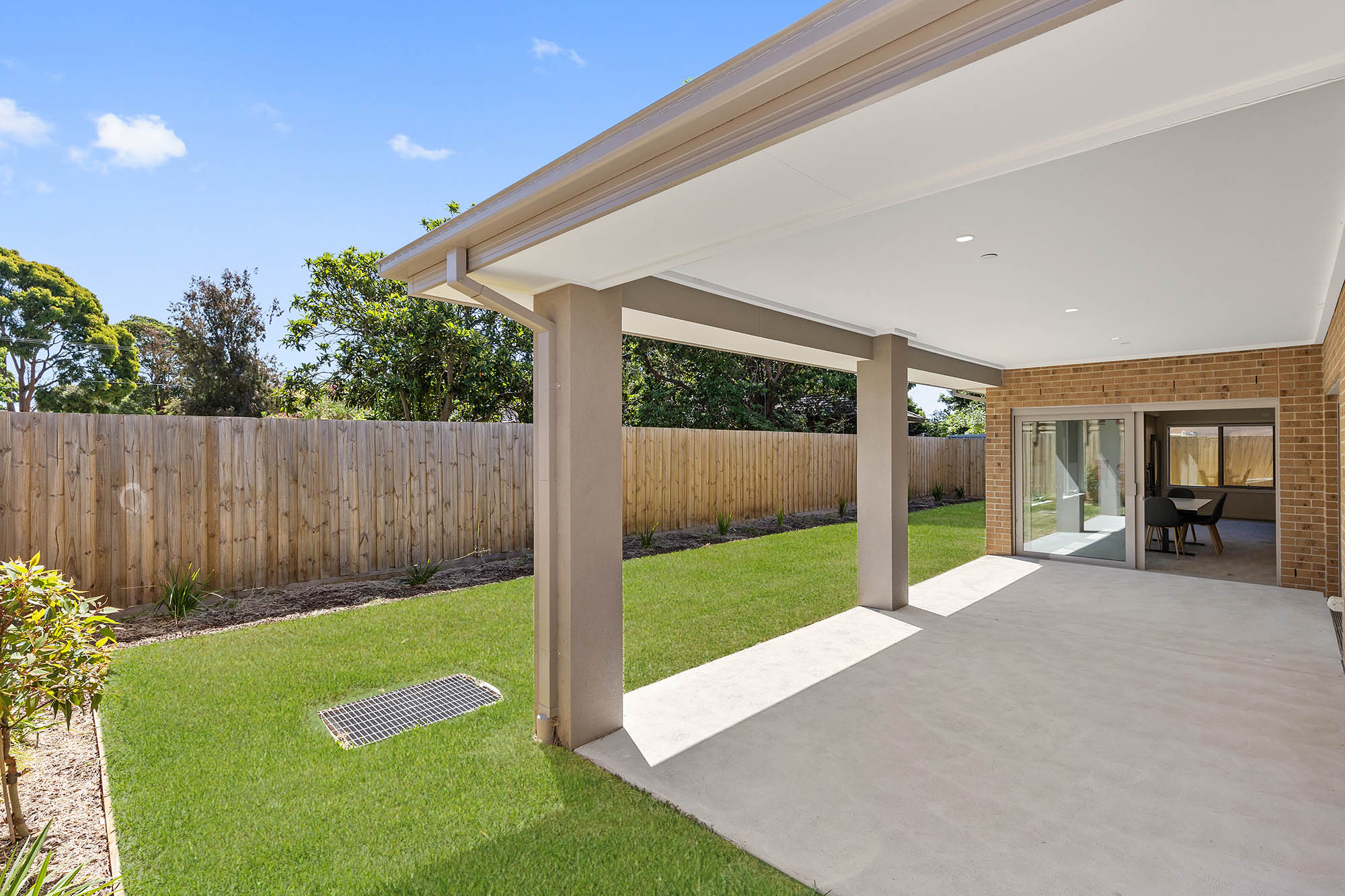 Spacious High Physical Support House in Knoxfield! — Home image 4