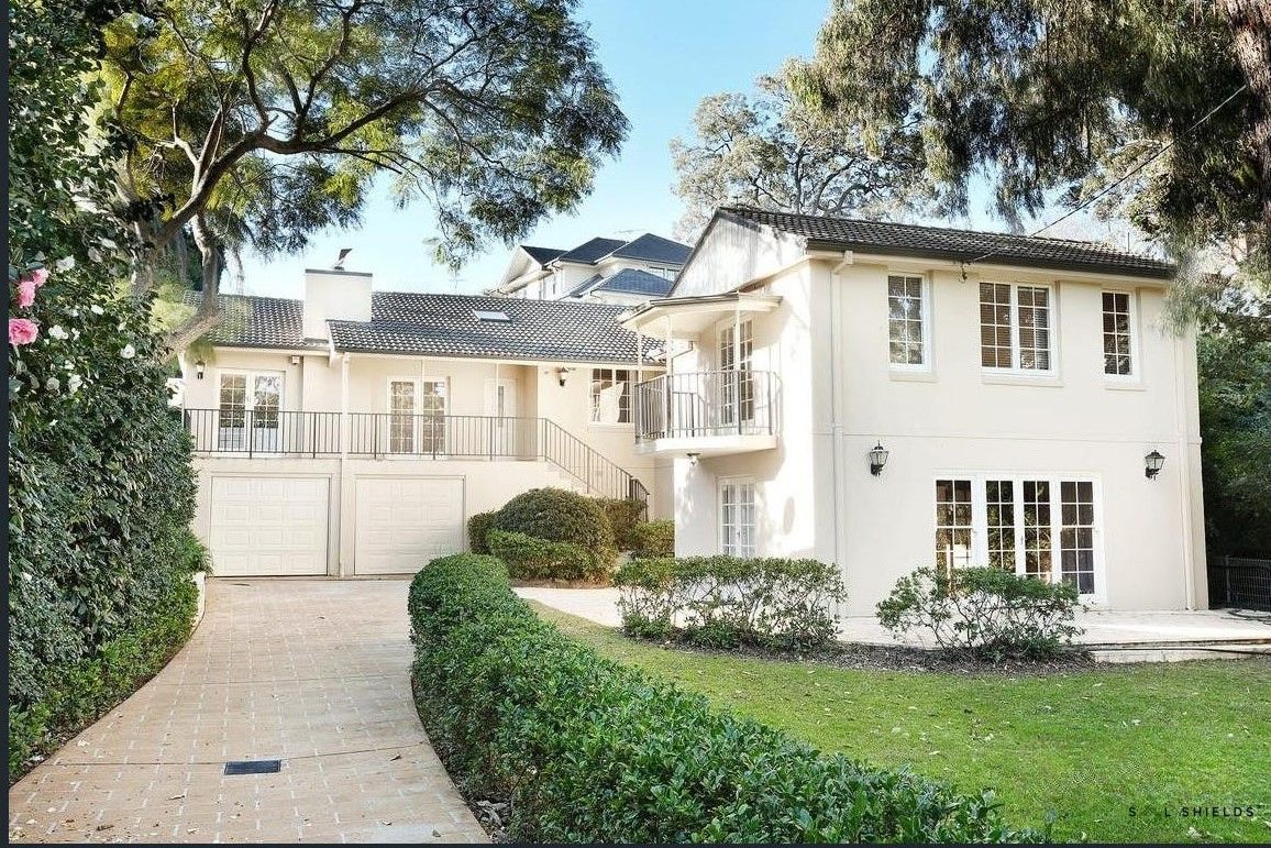 Magnificent SIL Home in Prime, East-Side Pymble Location — Home image 2