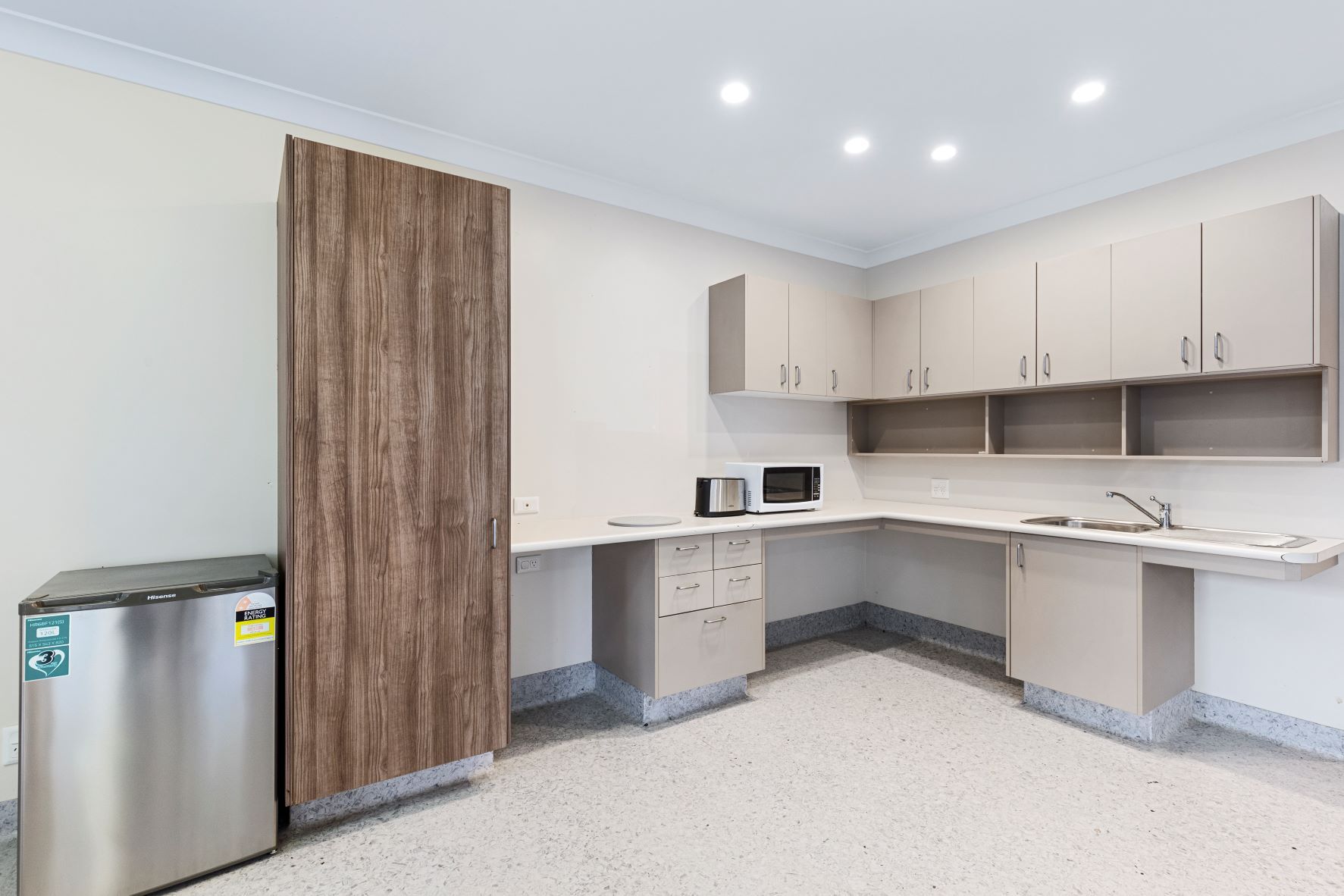 One bedroom self-contained unit in Lawnton — Home image 3