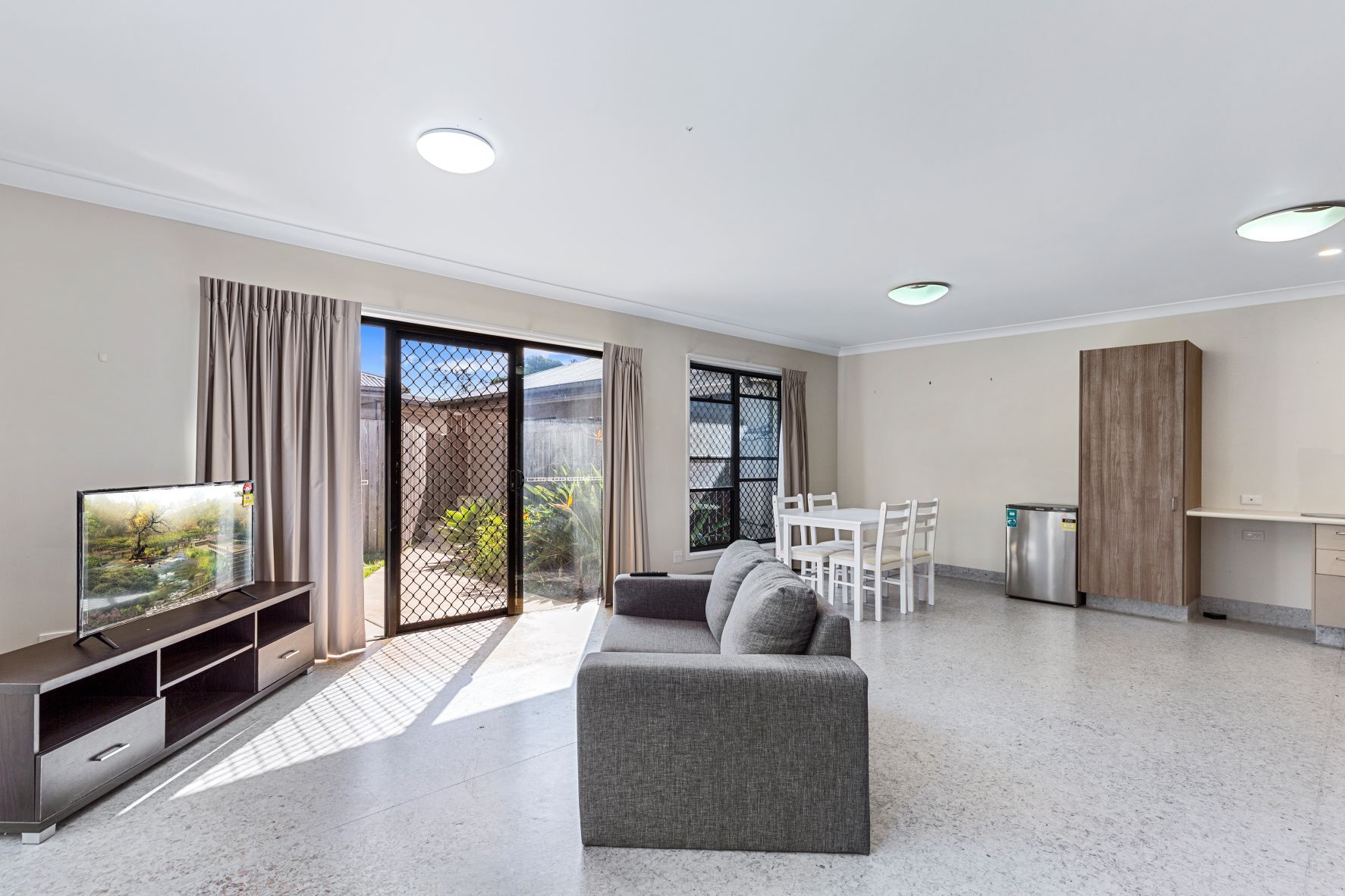 One bedroom self-contained unit in Lawnton — Home image 5
