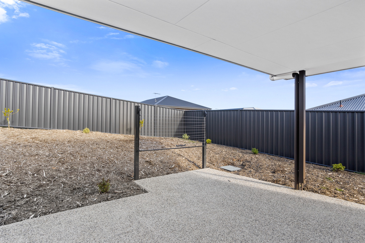 Close Coastal Views at Midway Point, Tasmania — Home image 16
