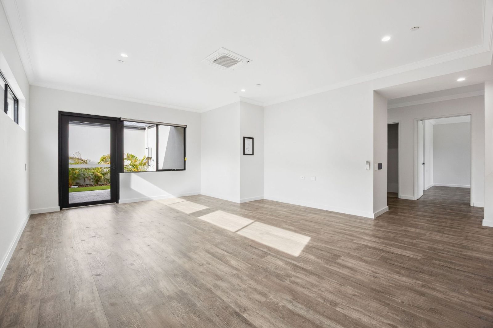 Premium Living in this 3-Bedroom Home for sharing, PLUS 2 Bedroom Villa for 1 Disability Accommodation — Home image 7