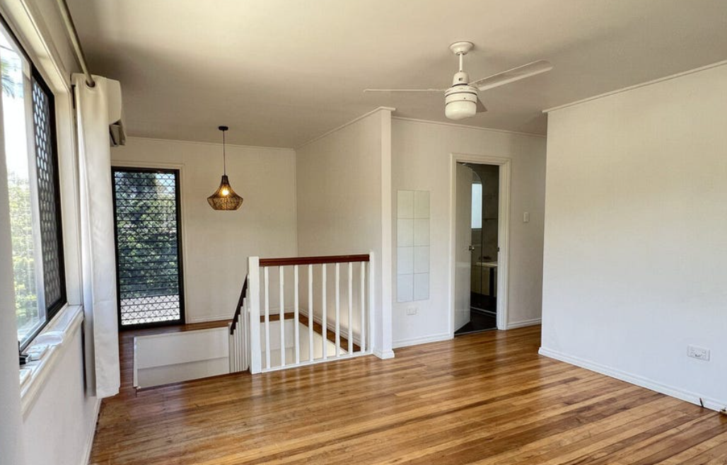 4 Bedroom shared property (Kingston, QLD 4114) — Home image 2
