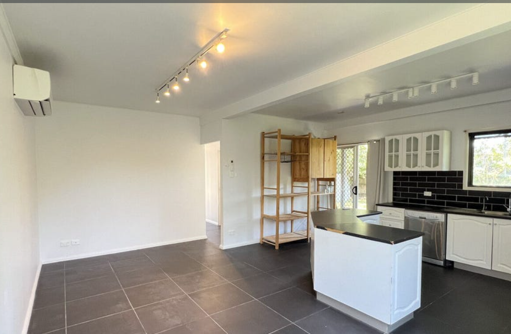 4 Bedroom shared property (Kingston, QLD 4114) — Home image 7