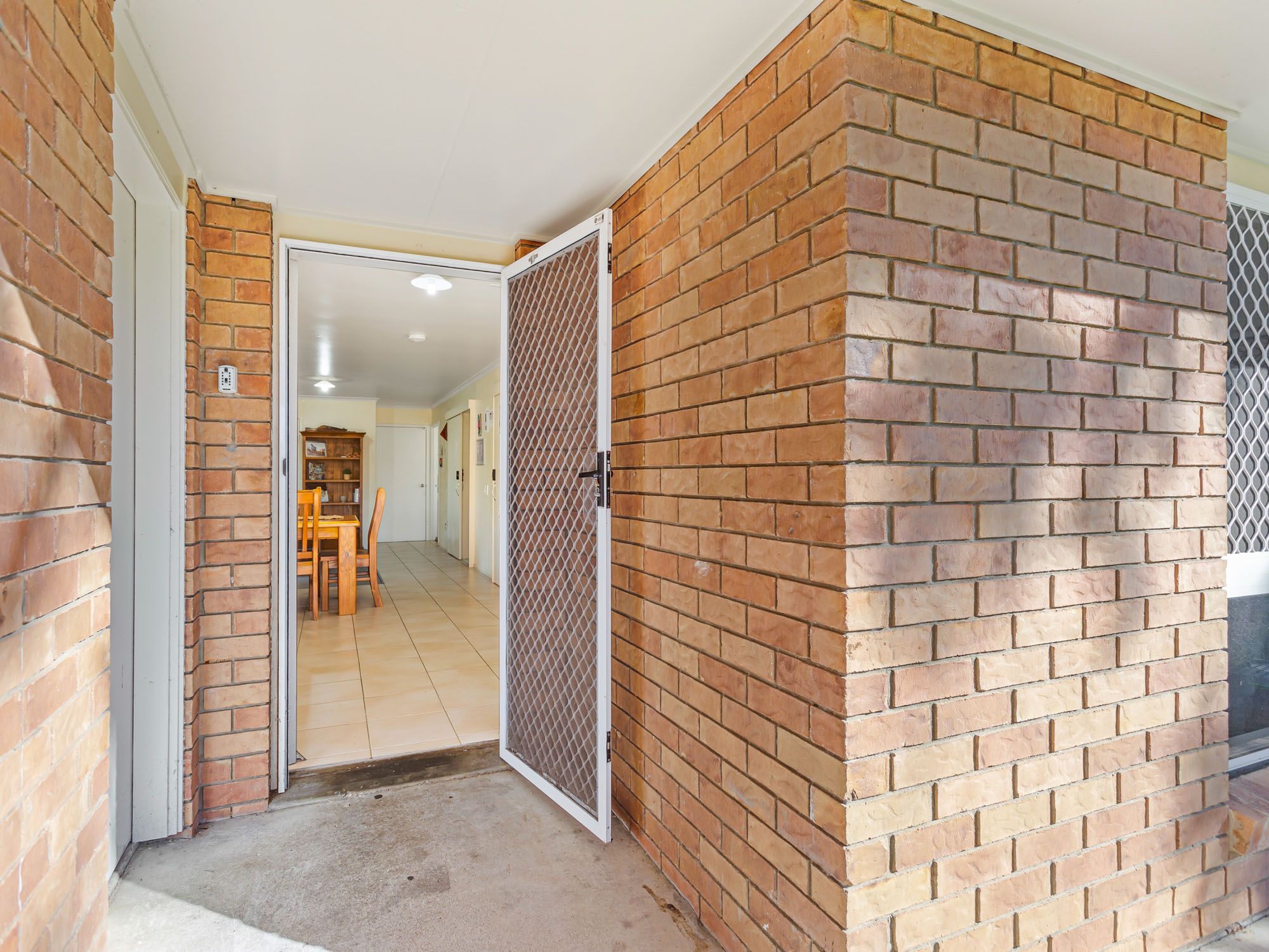 Serene and peaceful living in Alexandra Hills — Home image 3