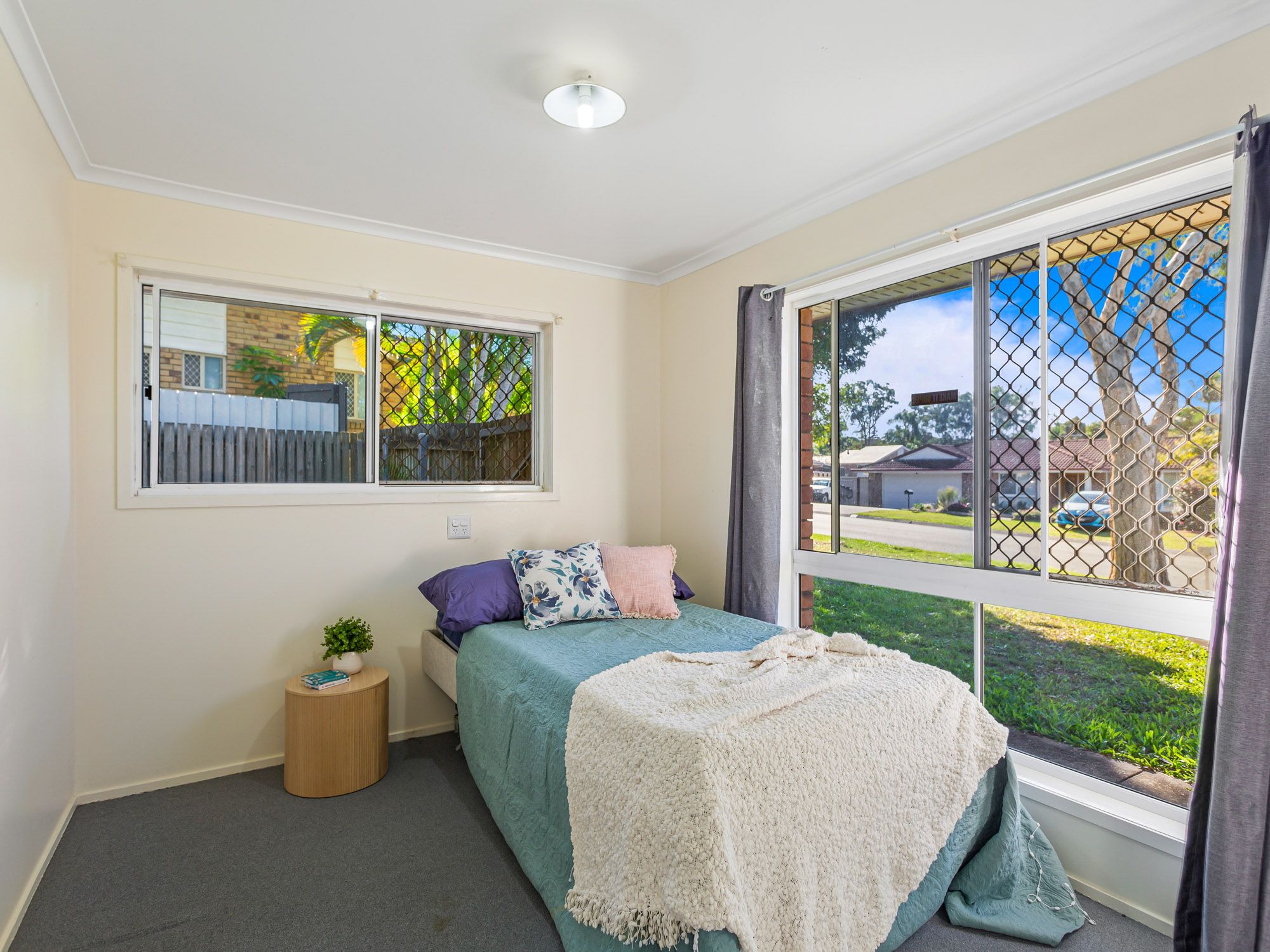 Serene and peaceful living in Alexandra Hills — Home image 4