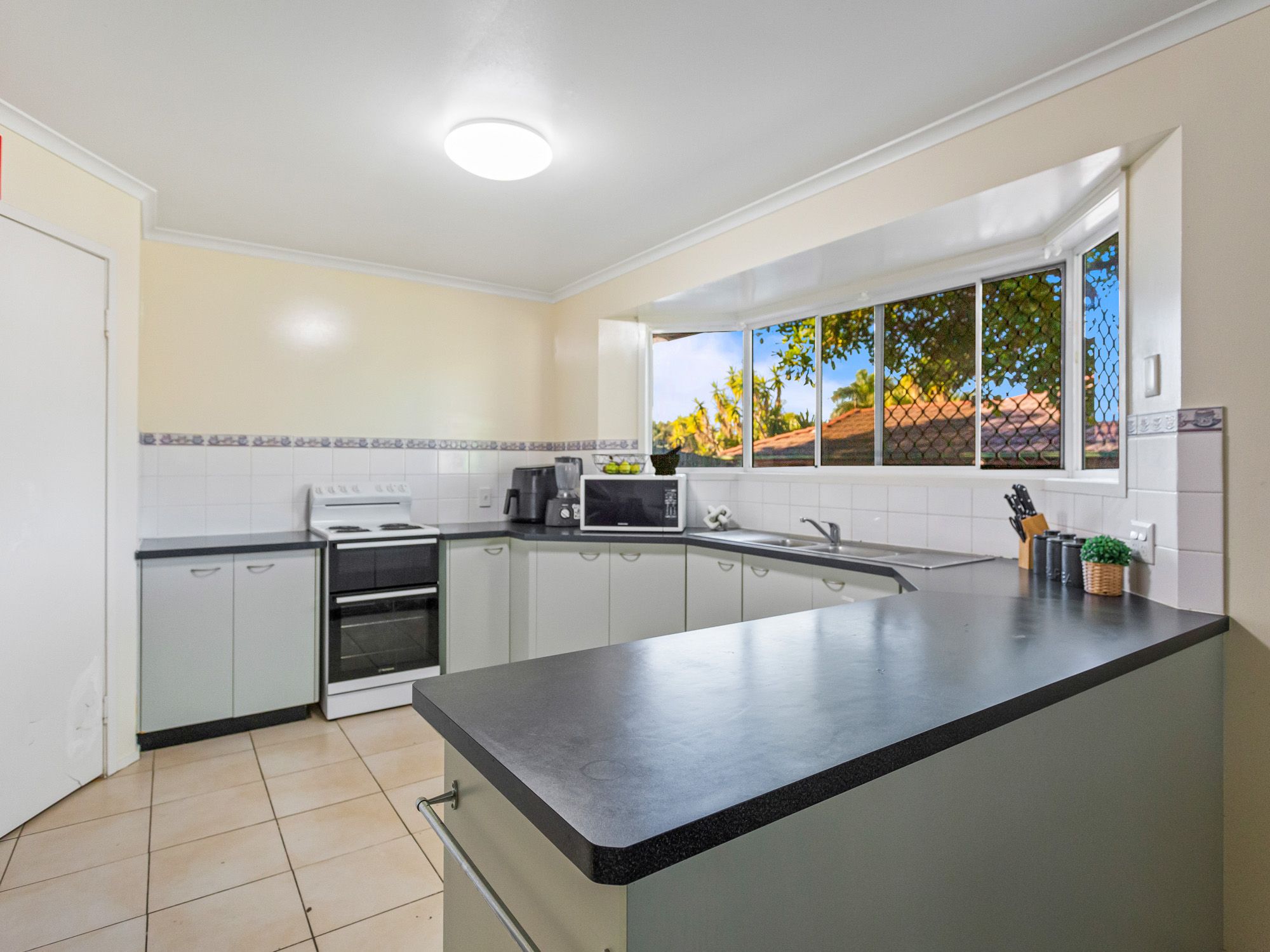 Serene and peaceful living in Alexandra Hills — Home image 11
