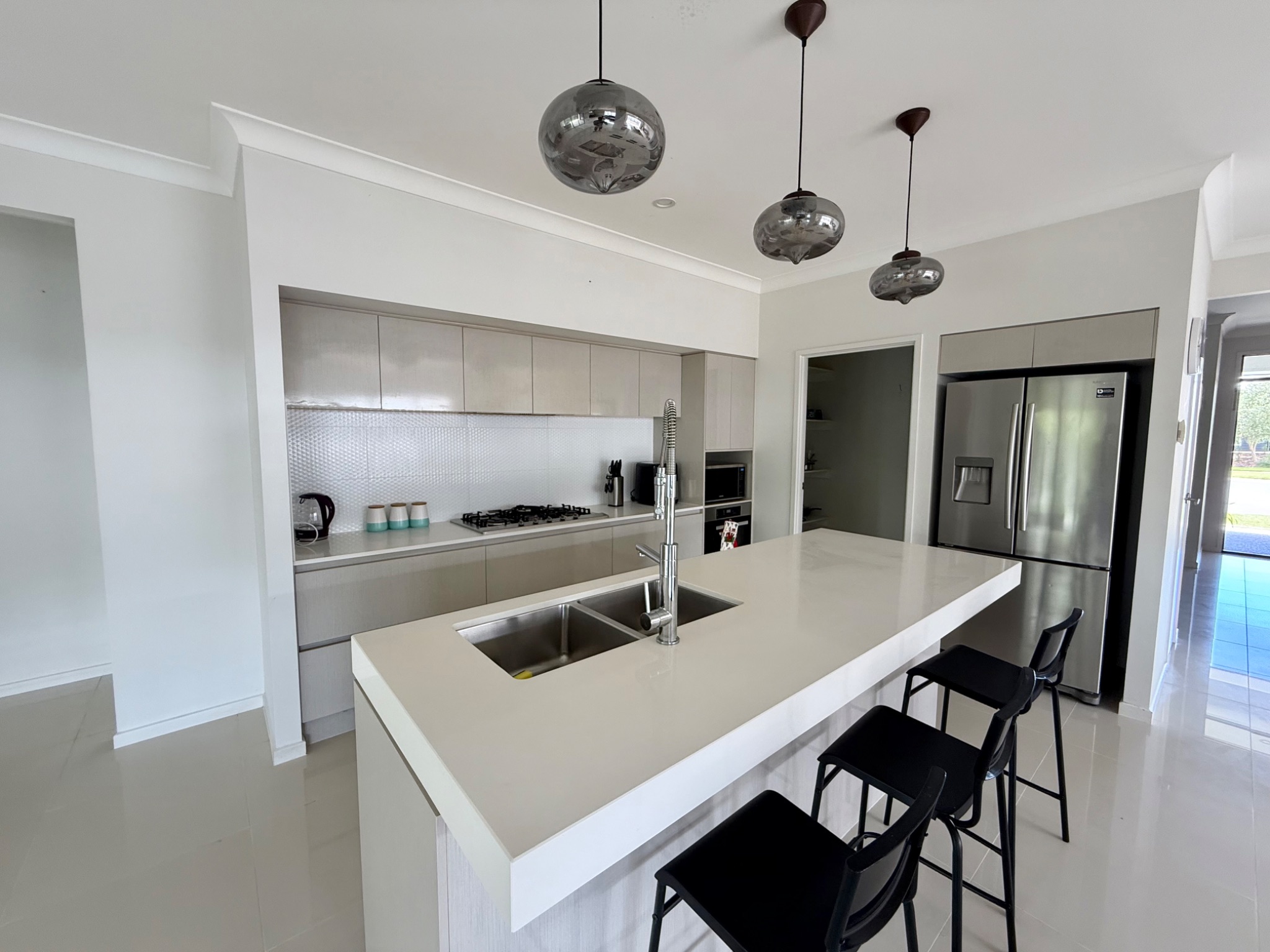 Modern SIL home in prime Baringa location. — Home image 2