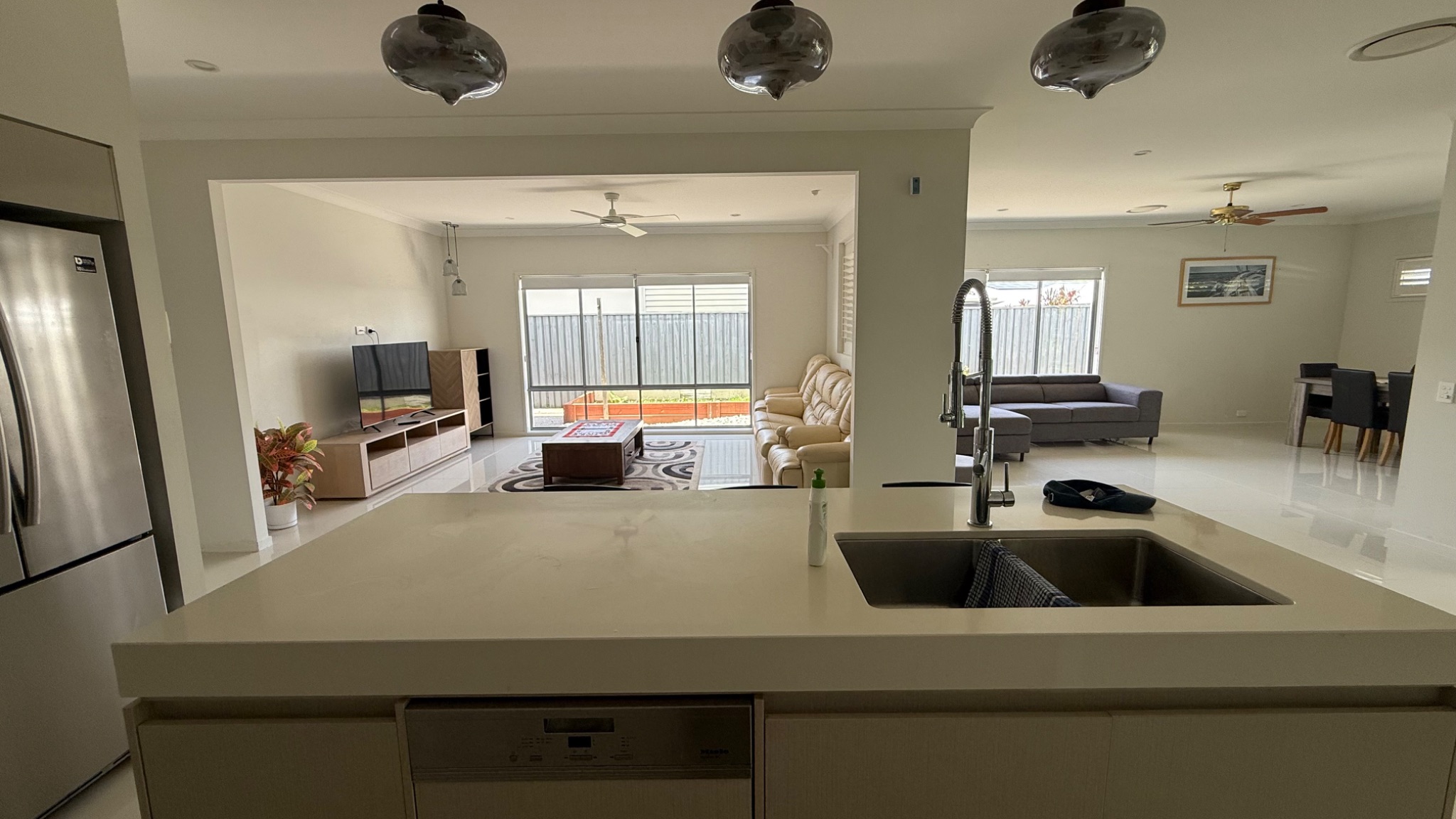 Modern SIL home in prime Baringa location. — Home image 3