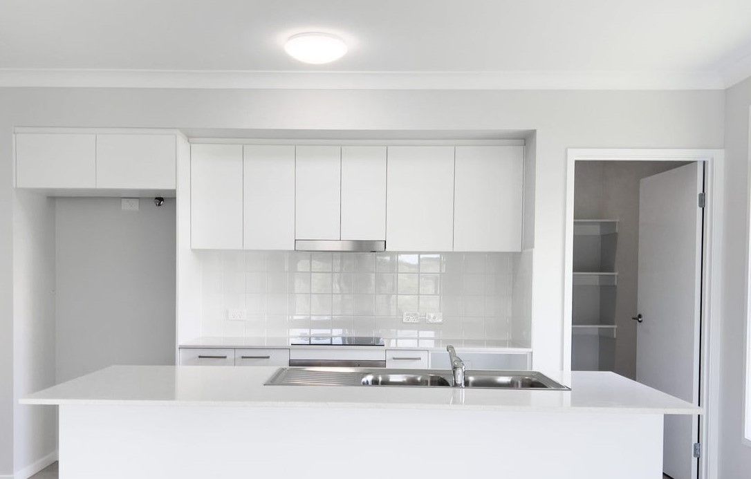 Beaudesert SIL: 4 Bedroom with 2 Living Rooms — Home image 2