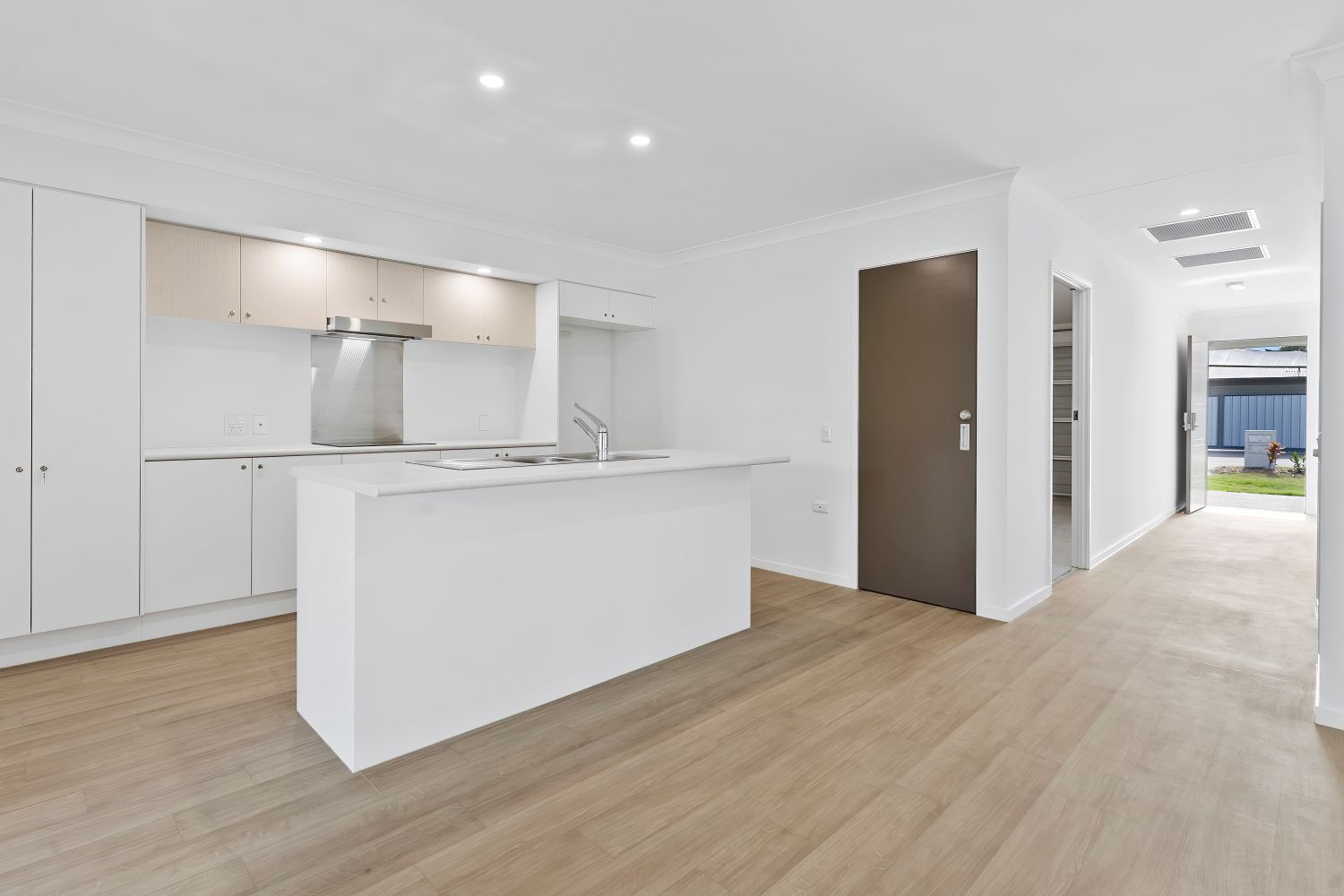 Urangan, Hervey Bay Qld - Robust Duplex (Villa Two) — Home image 28