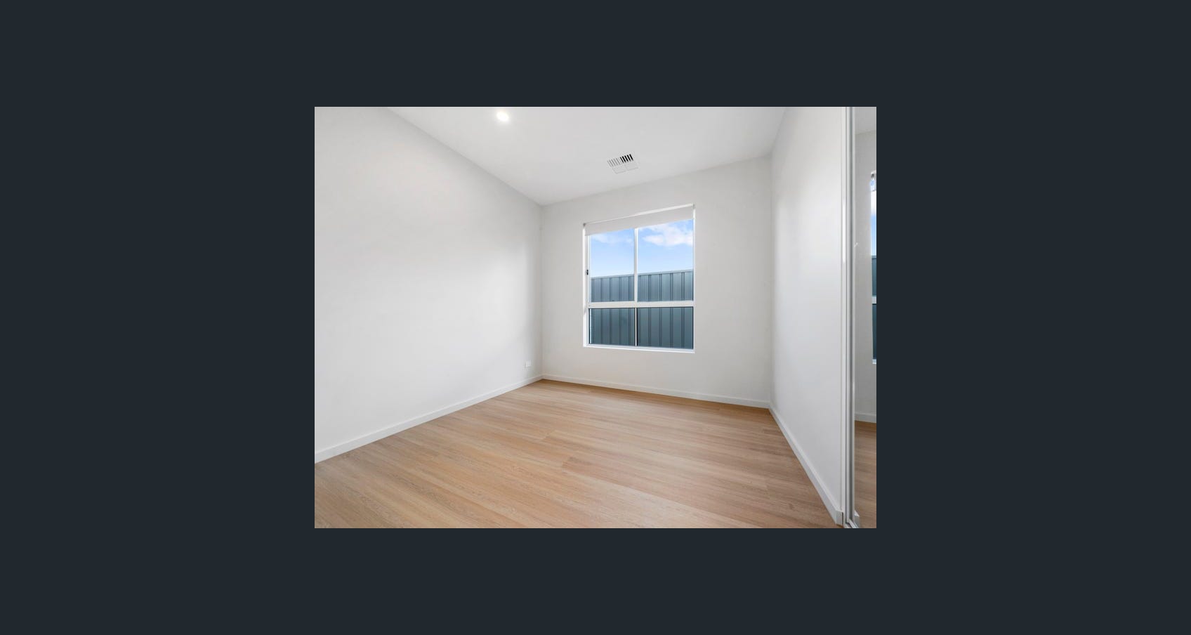 SIL AVAILABLE IMMEDIATELY — Home image 8