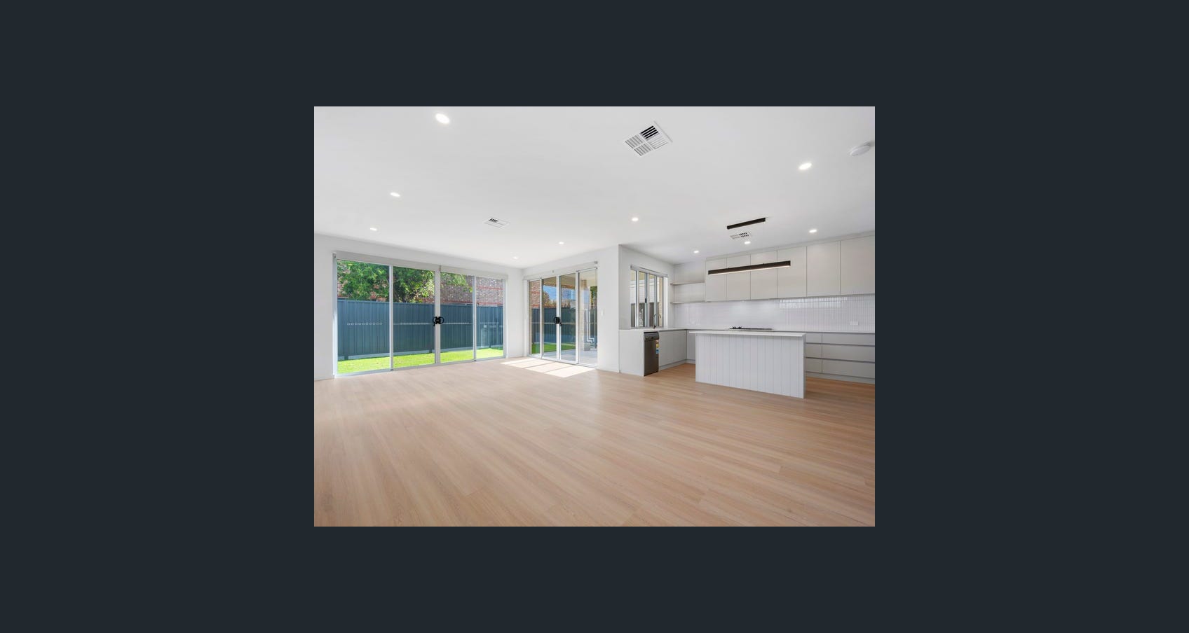 SIL AVAILABLE IMMEDIATELY — Home image 9