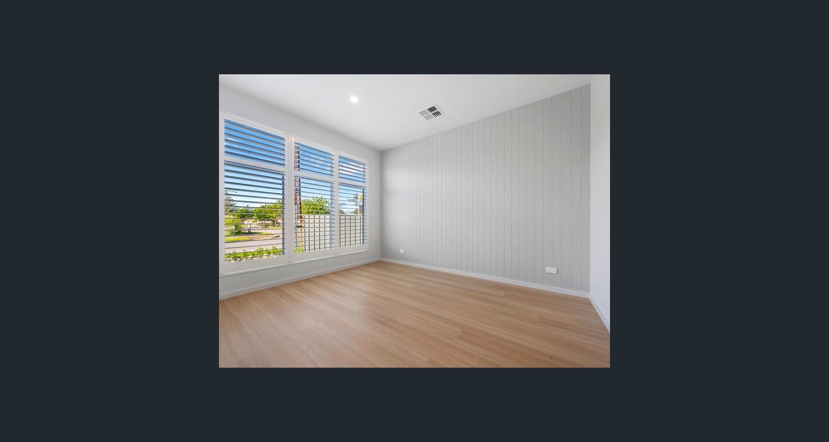 SIL AVAILABLE IMMEDIATELY — Home image 4