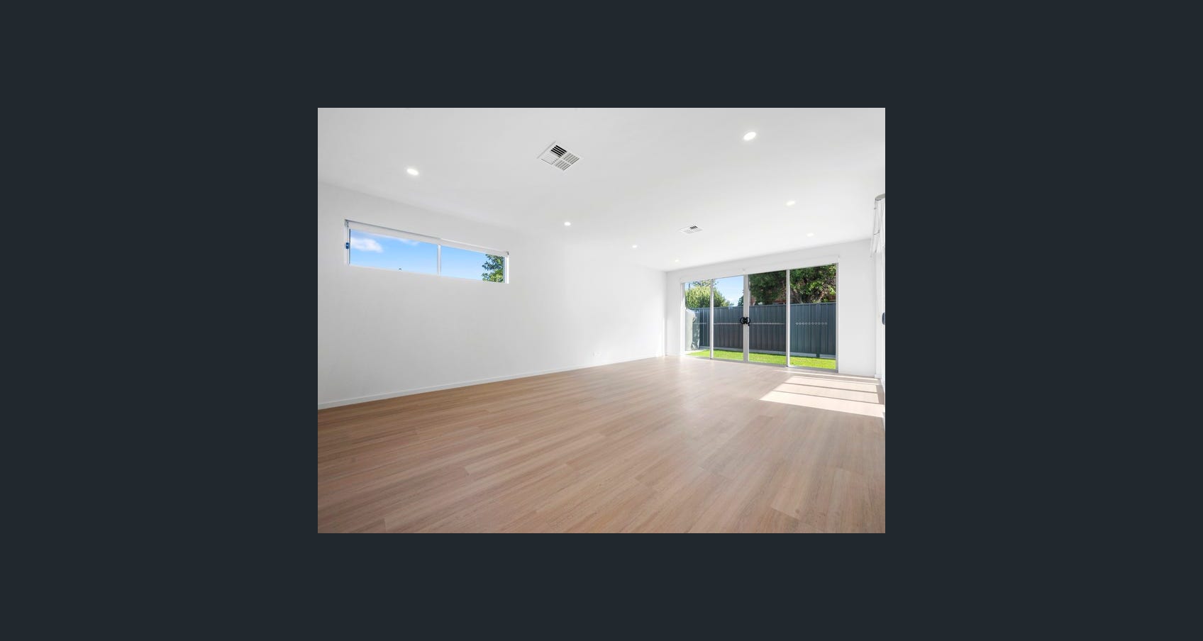 SIL AVAILABLE IMMEDIATELY — Home image 7