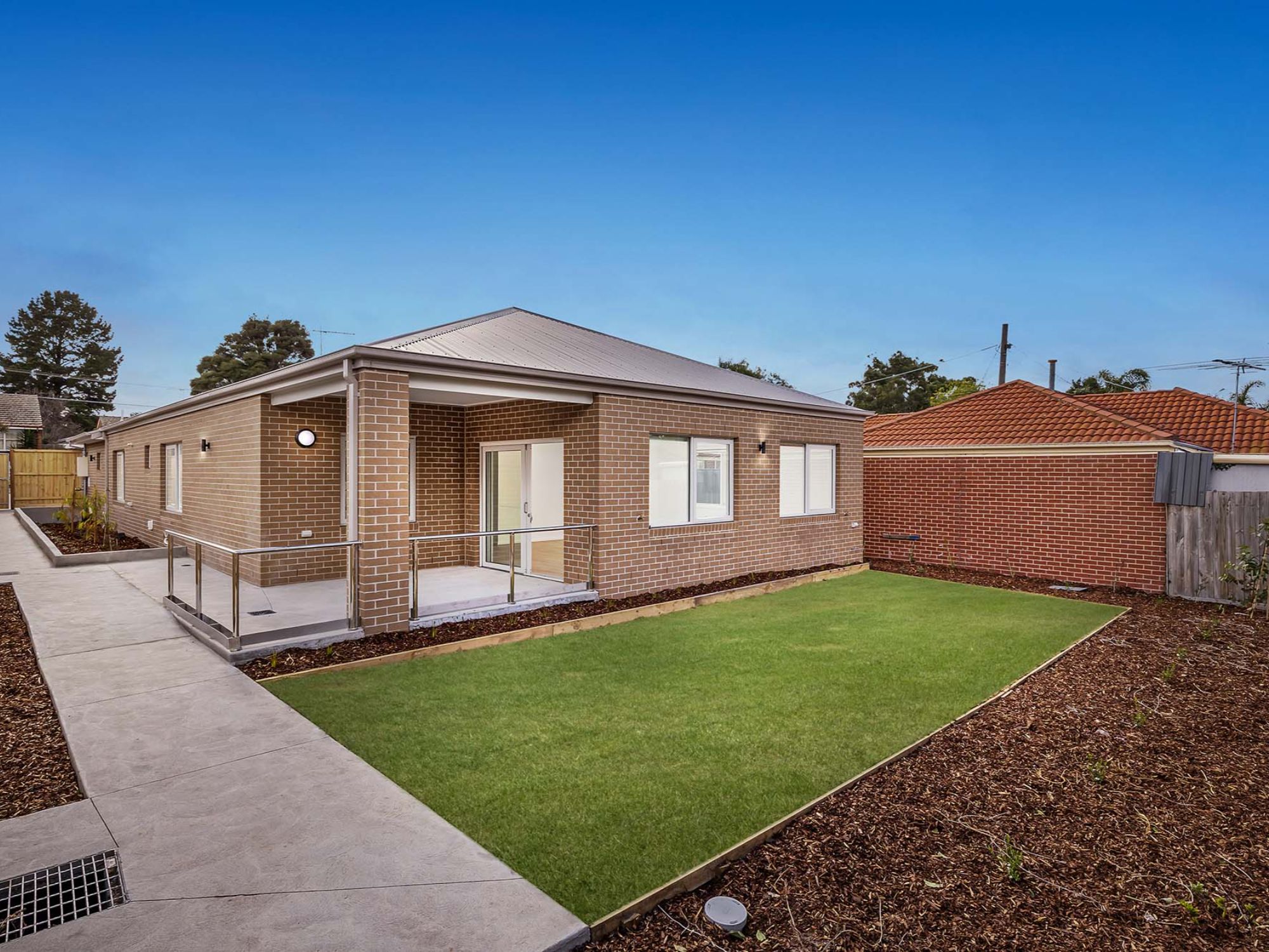 Contemporary High Physical Support House Just Moments From Jacana Valley Park! — Home image 6