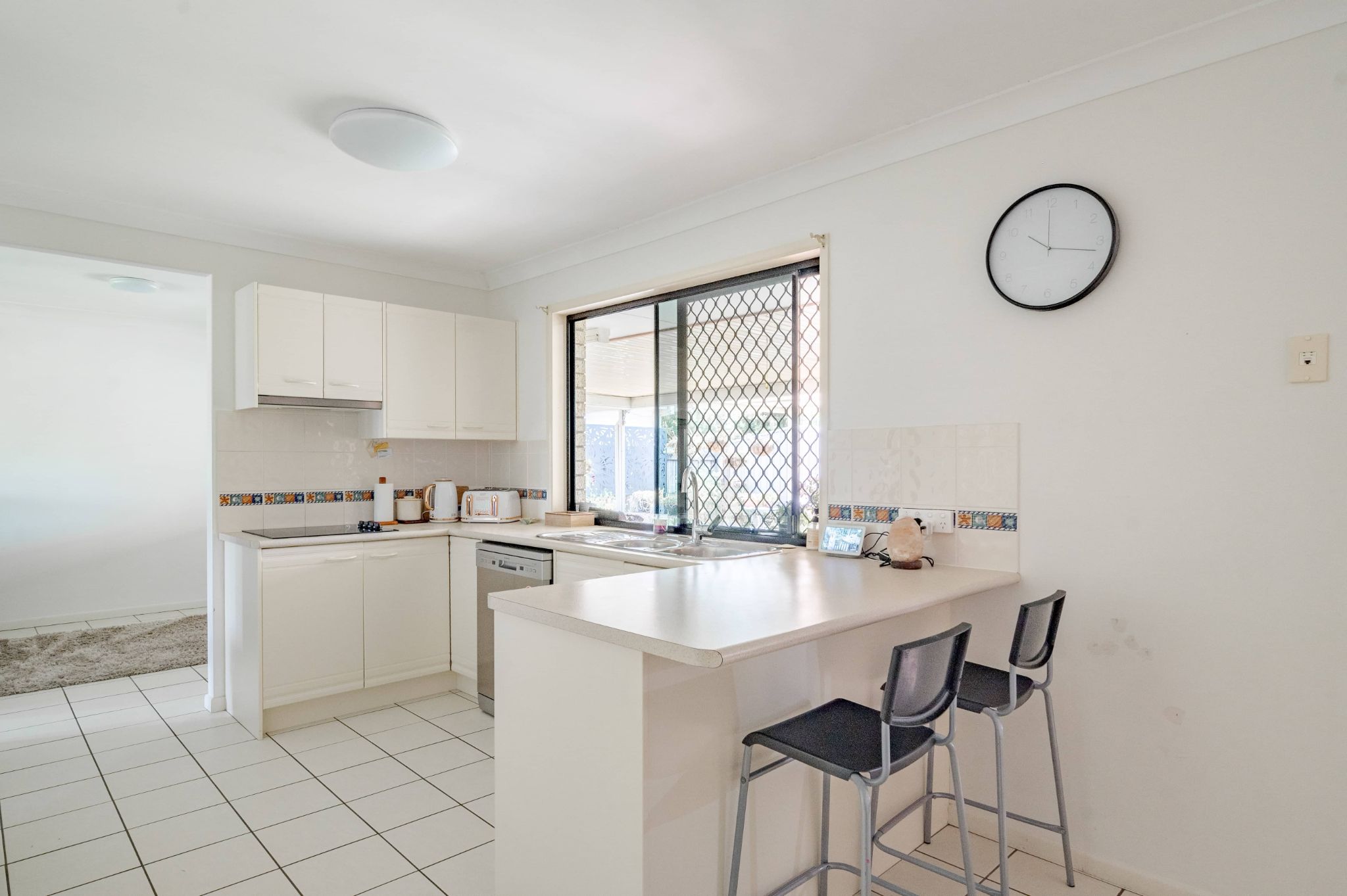Bellmere Female 1:2 — Home image 9