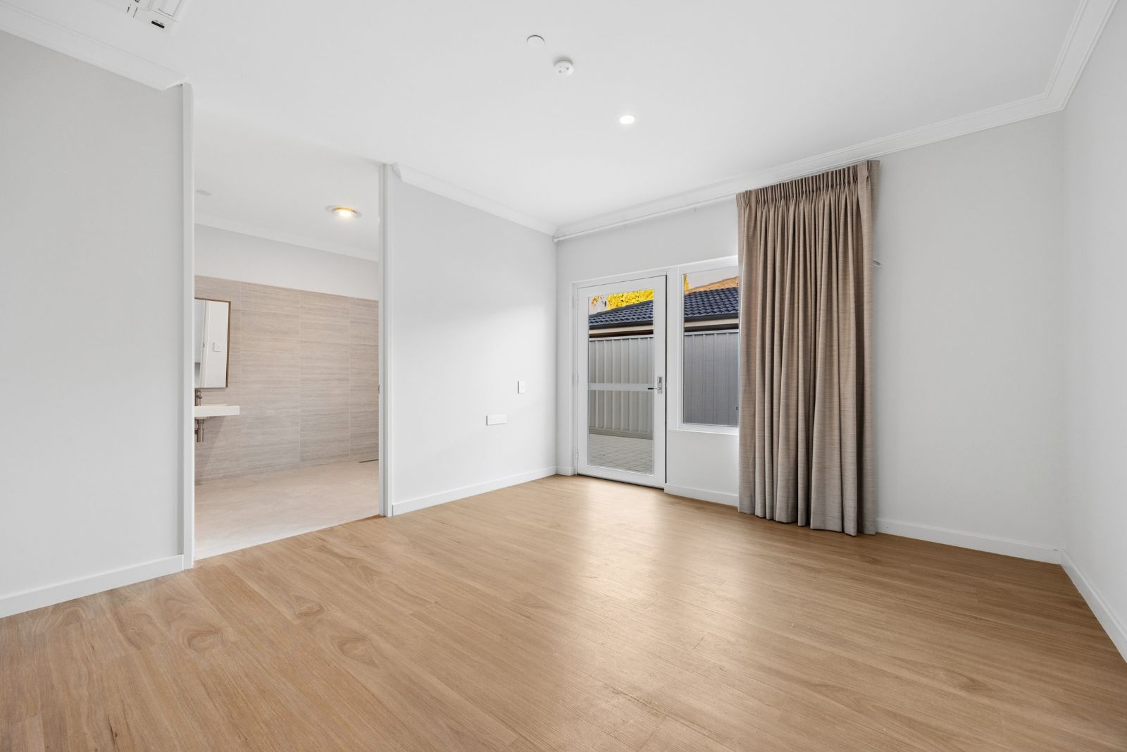 Choose how you live in this 3 Bedroom Home for Sharing with separate Villa. Disability Accommodation — Home image 17