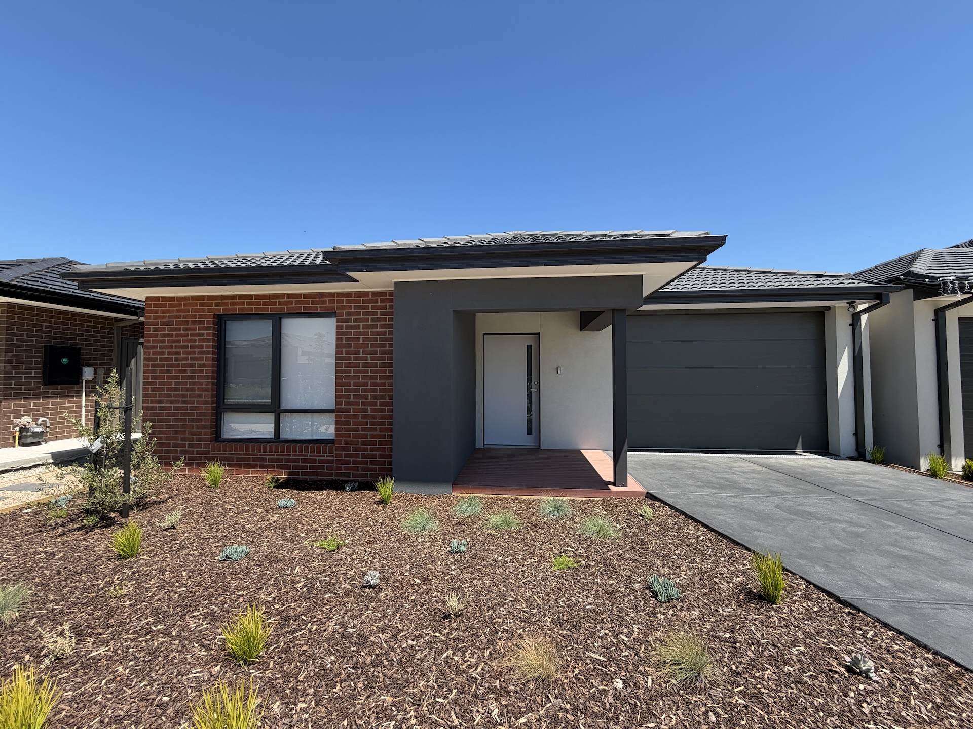 Comfortable 3+OOA SDA Home in Peaceful Clyde North — Home image 2