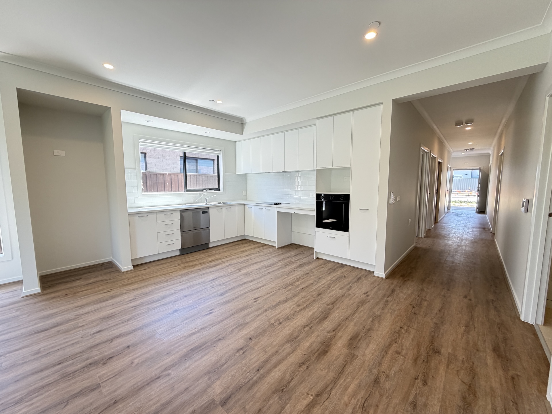 Comfortable 3+OOA SDA Home in Peaceful Clyde North — Home image 4