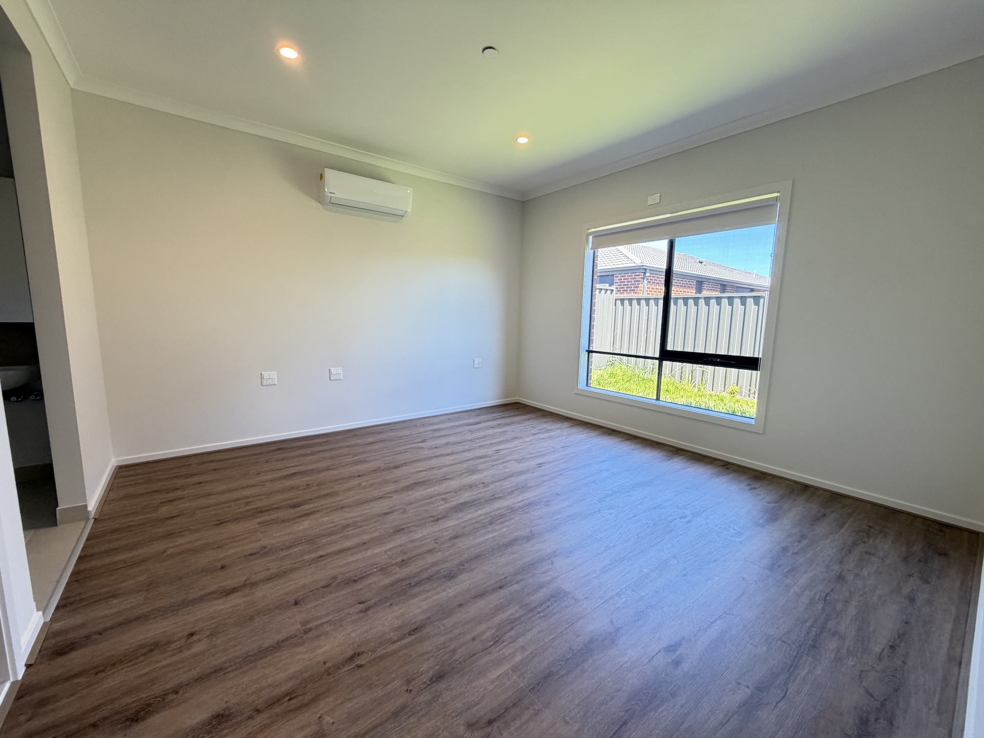 Comfortable 3+OOA SDA Home in Peaceful Clyde North — Home image 8