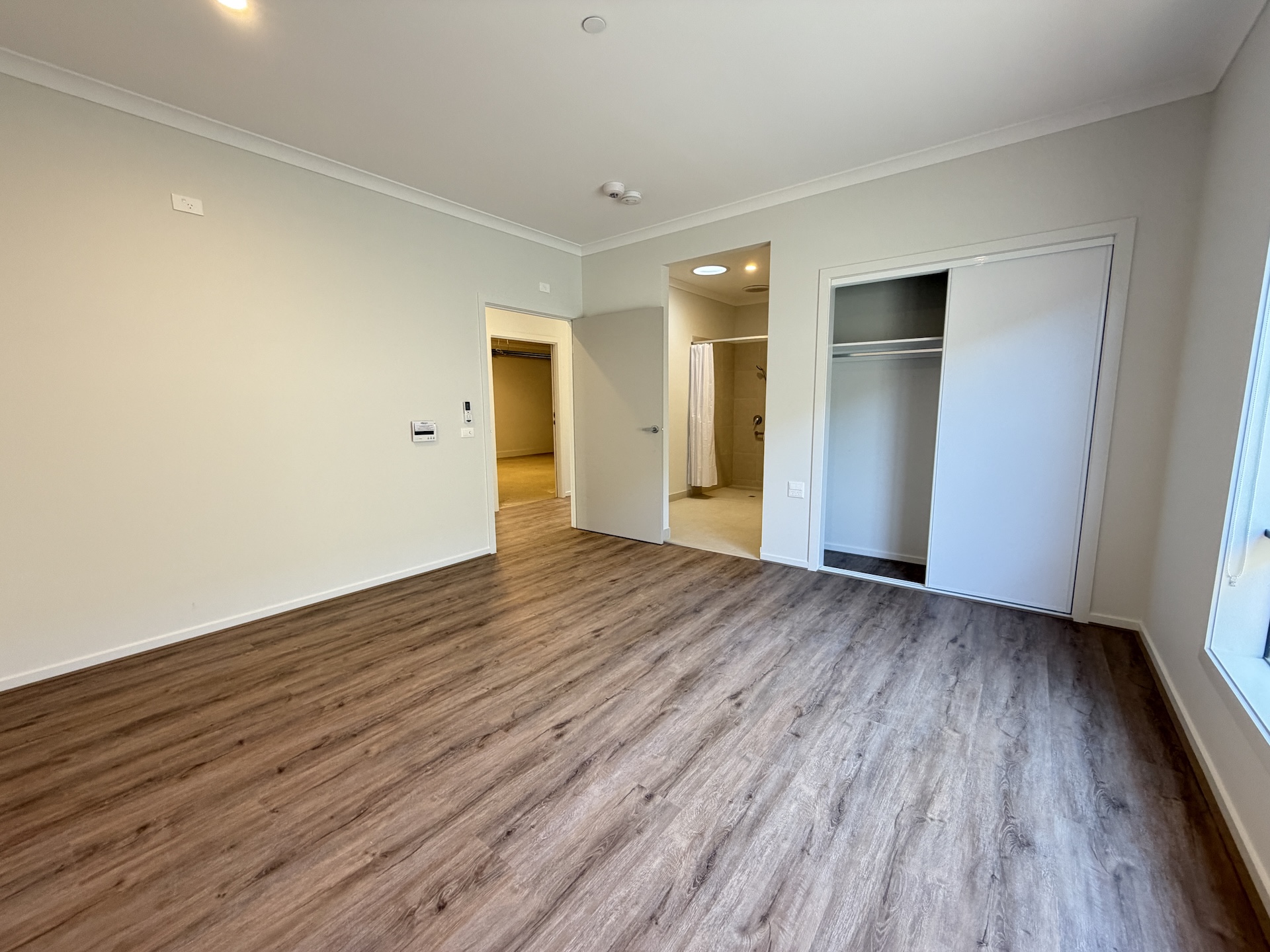 Comfortable 3+OOA SDA Home in Peaceful Clyde North — Home image 10