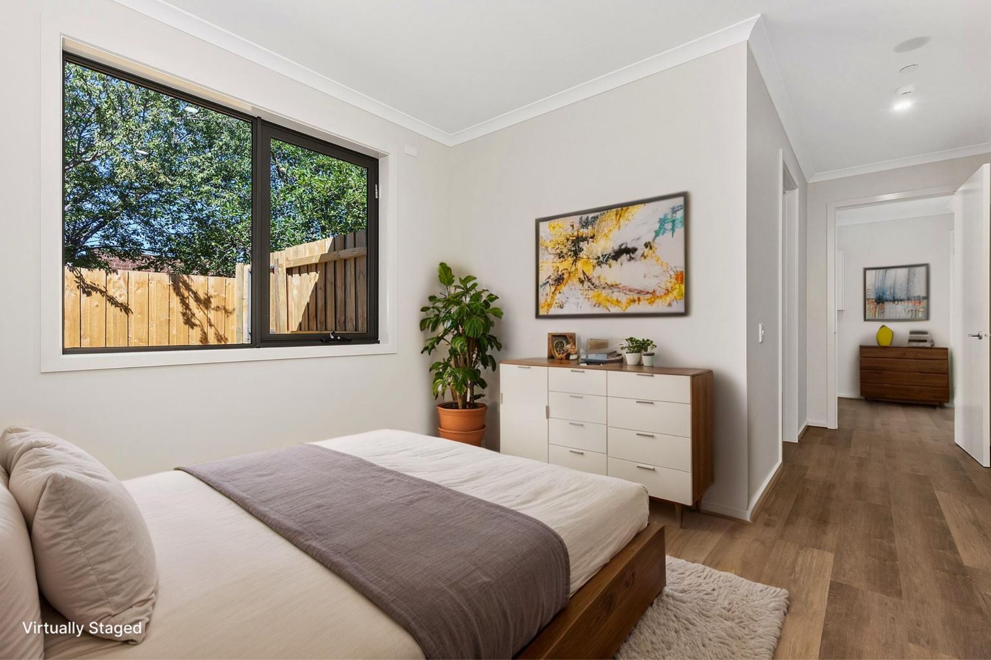 2 Bed Improved Livability House Just Minutes to St Albans! — Home image 10
