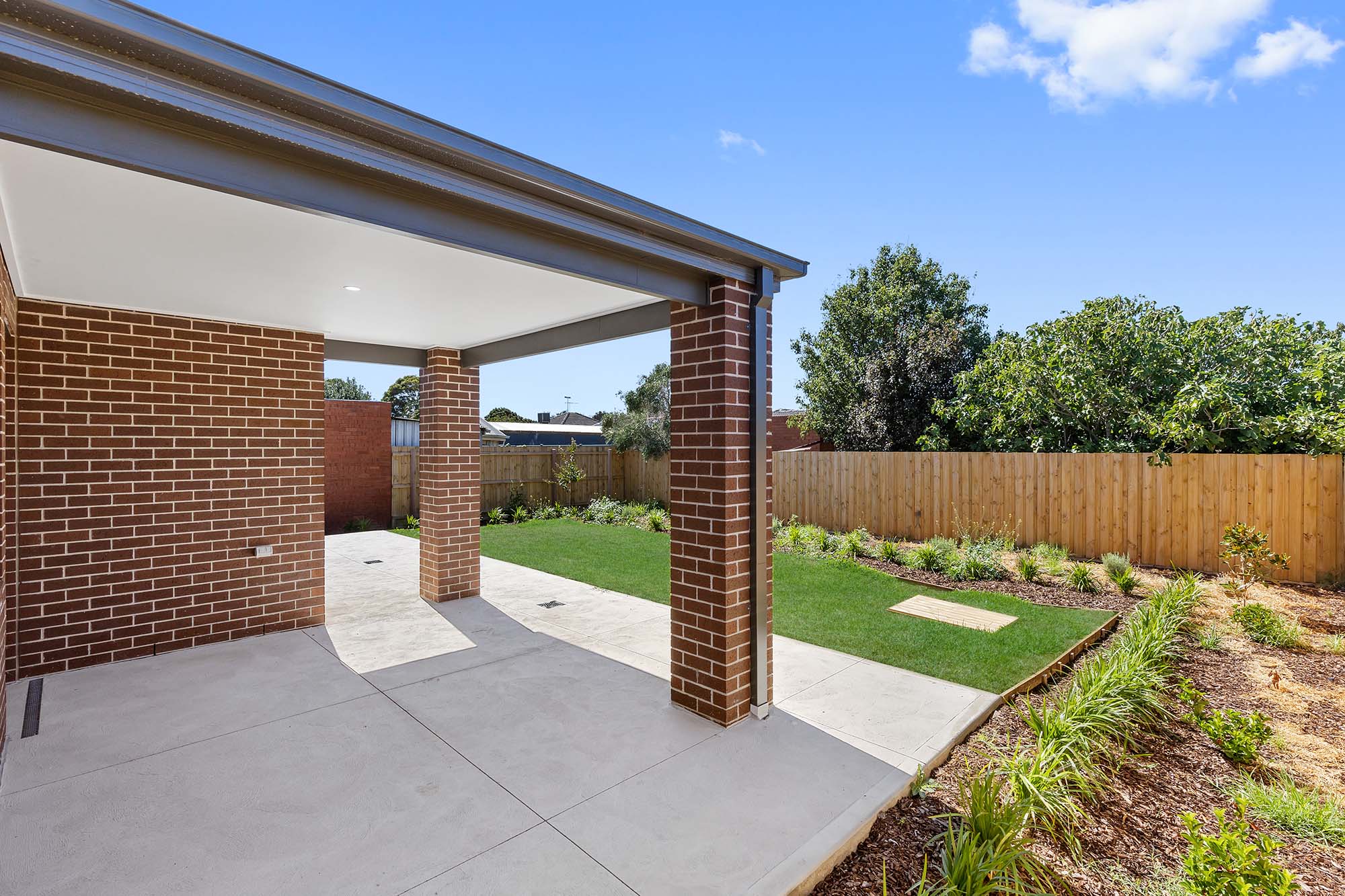2 Bed Improved Livability House Just Minutes to St Albans! — Home image 11
