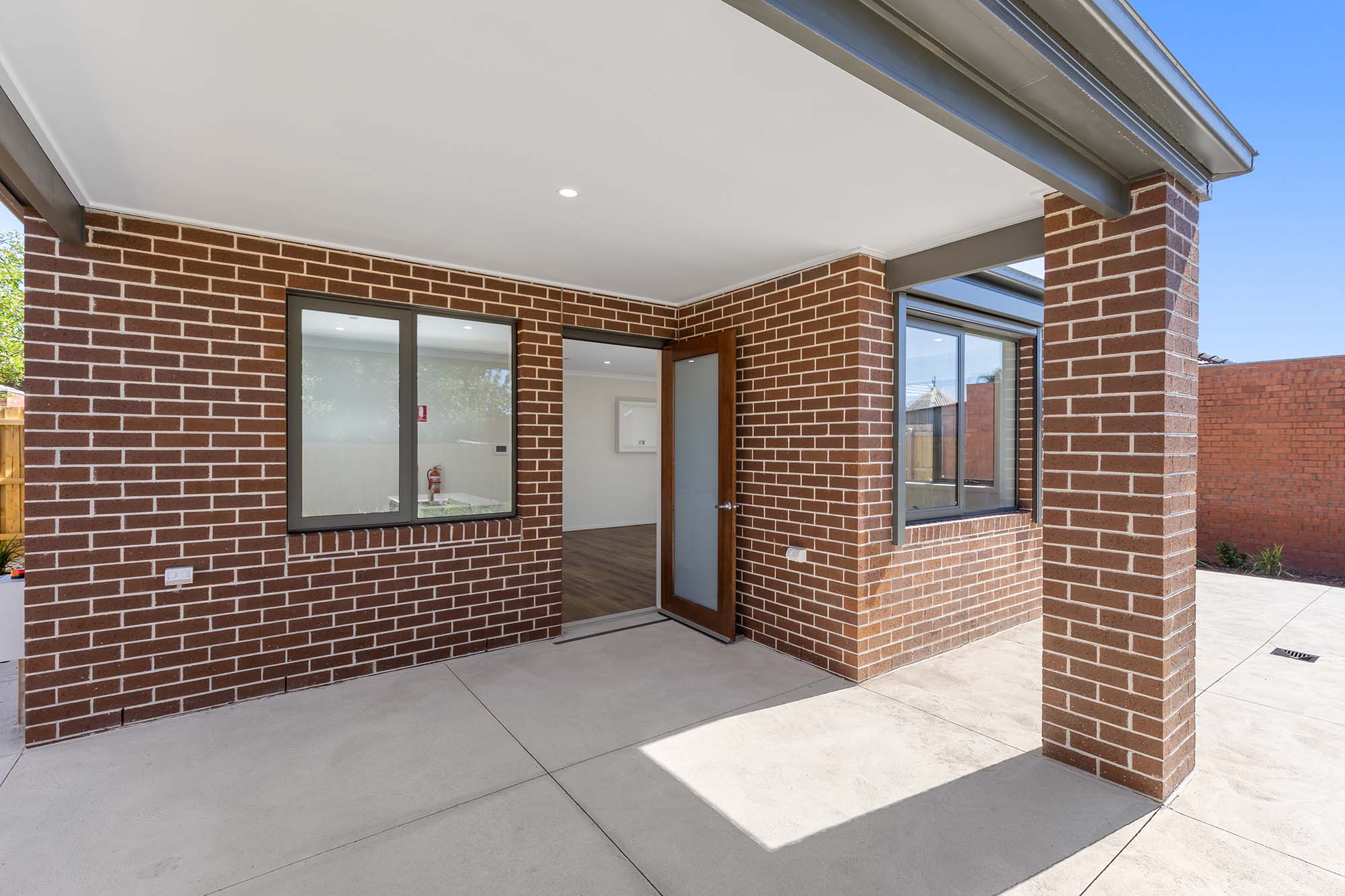 2 Bed Improved Livability House Just Minutes to St Albans! — Home image 16