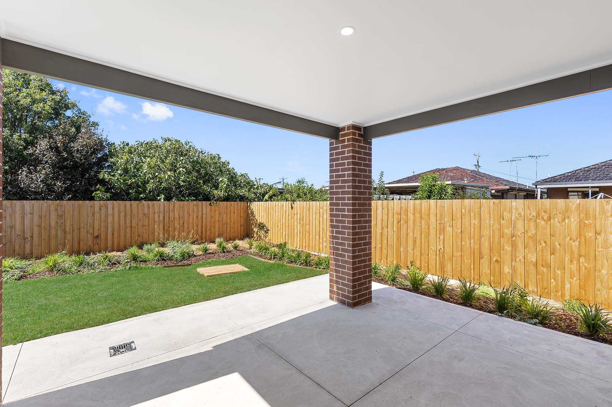 2 Bed Improved Livability House Just Minutes to St Albans! — Home image 19