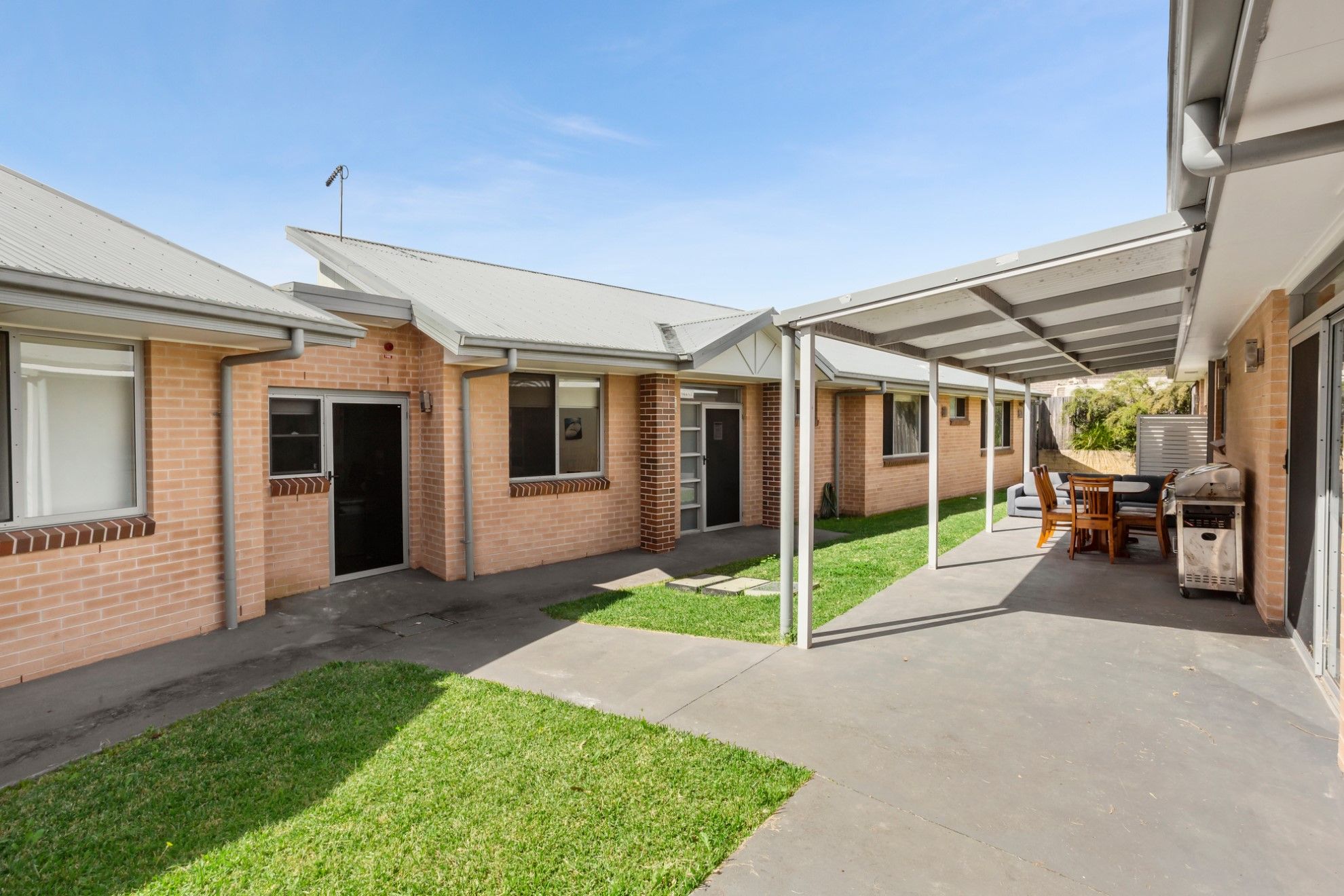 Spacious SDA registered Villa in the quiet suburb of Minto — Home image 3
