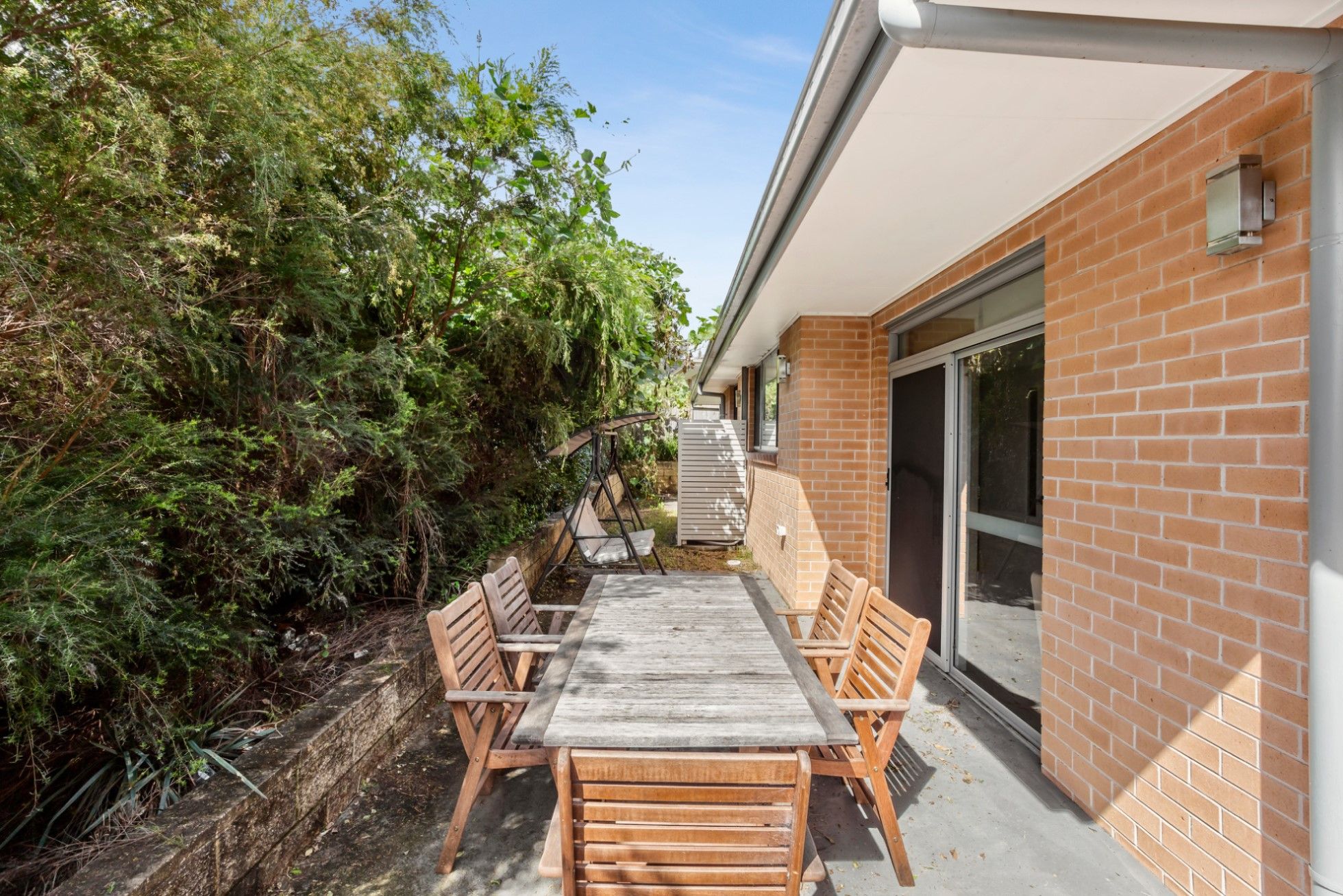 Spacious SDA registered Villa in the quiet suburb of Minto — Home image 4