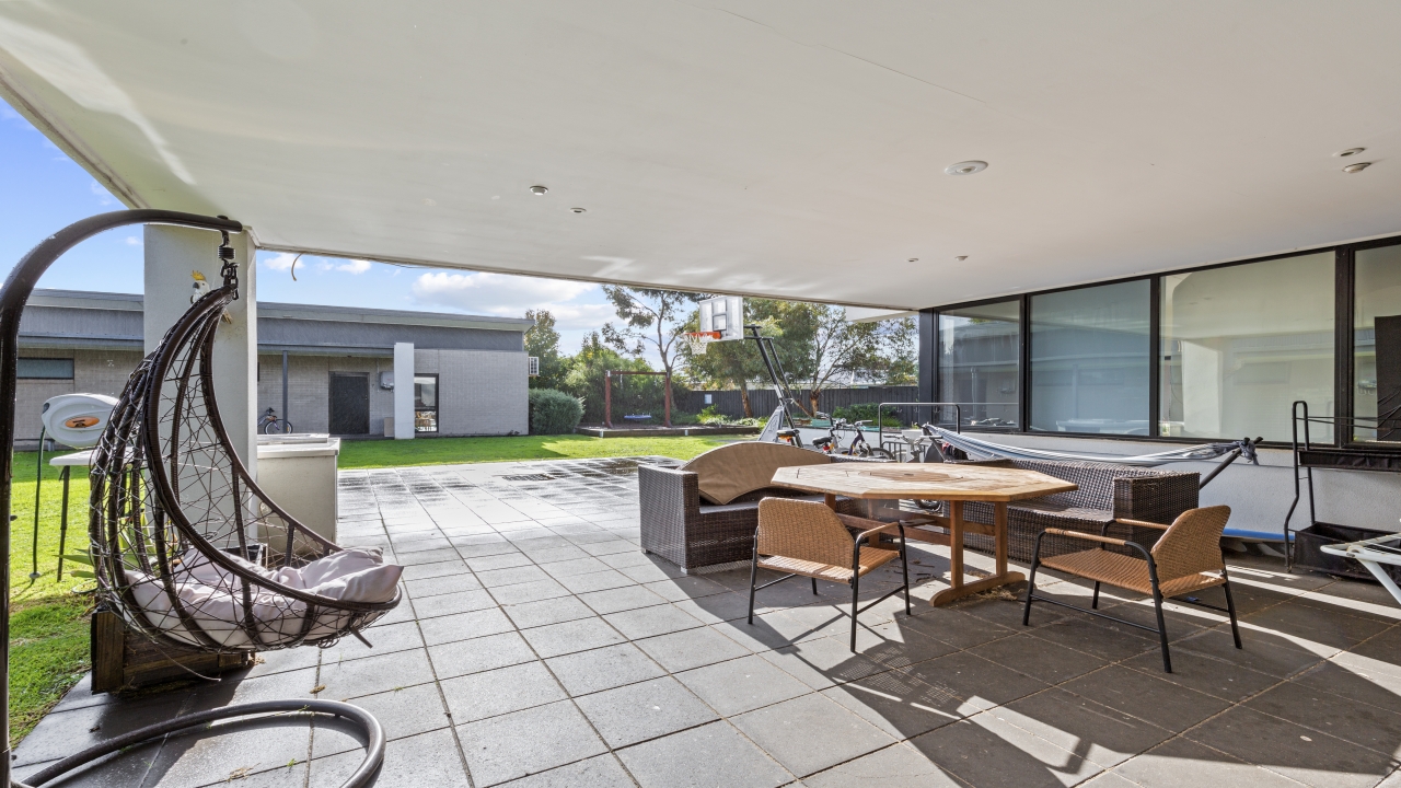 Great Self Contained Unit, 1 Bedroom. Excellent Location. — Home image 2
