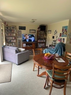 Modern Shared Home — Home image 4