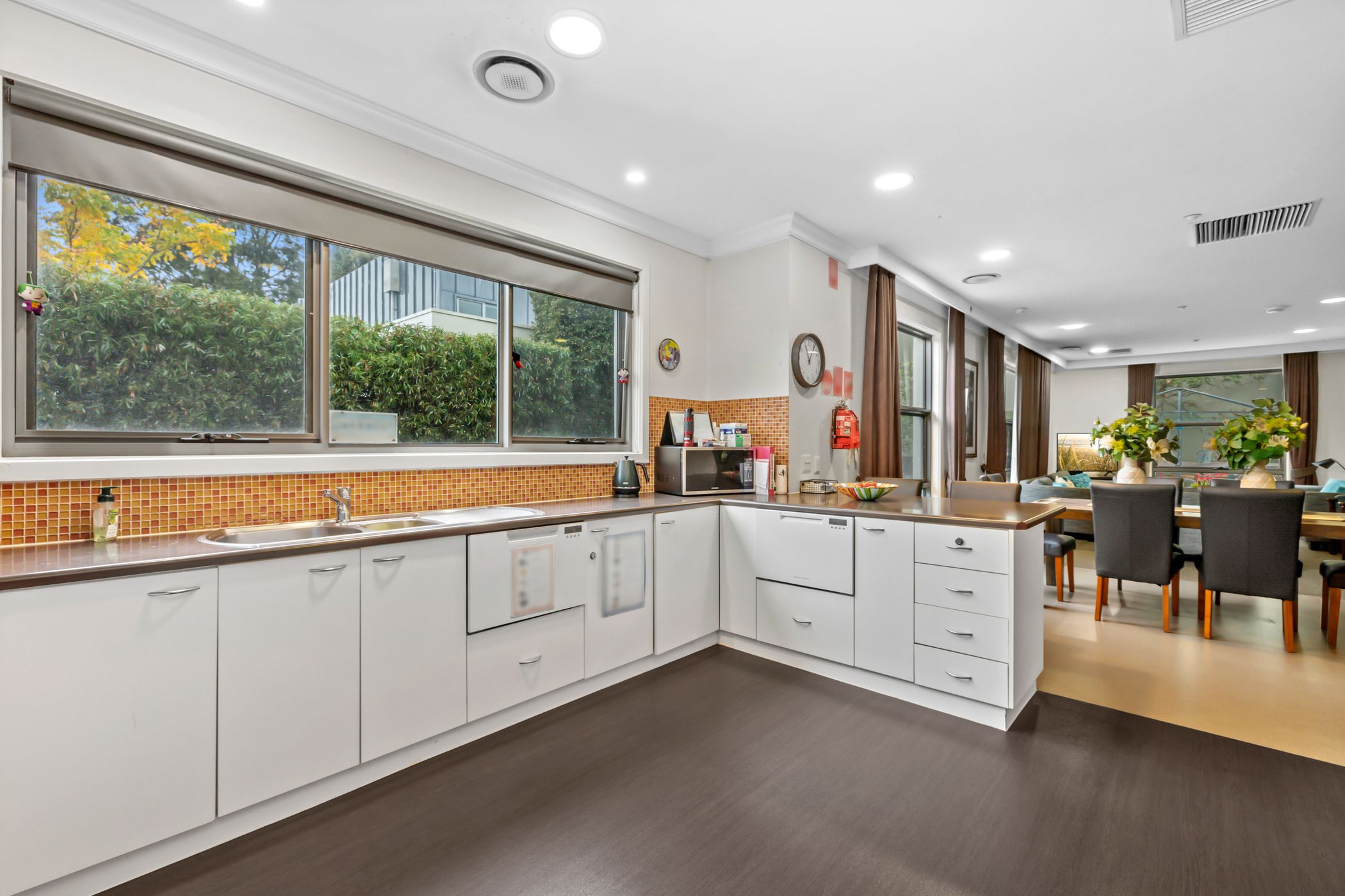 Spacious and contemporary home in Kew. — Home image 5