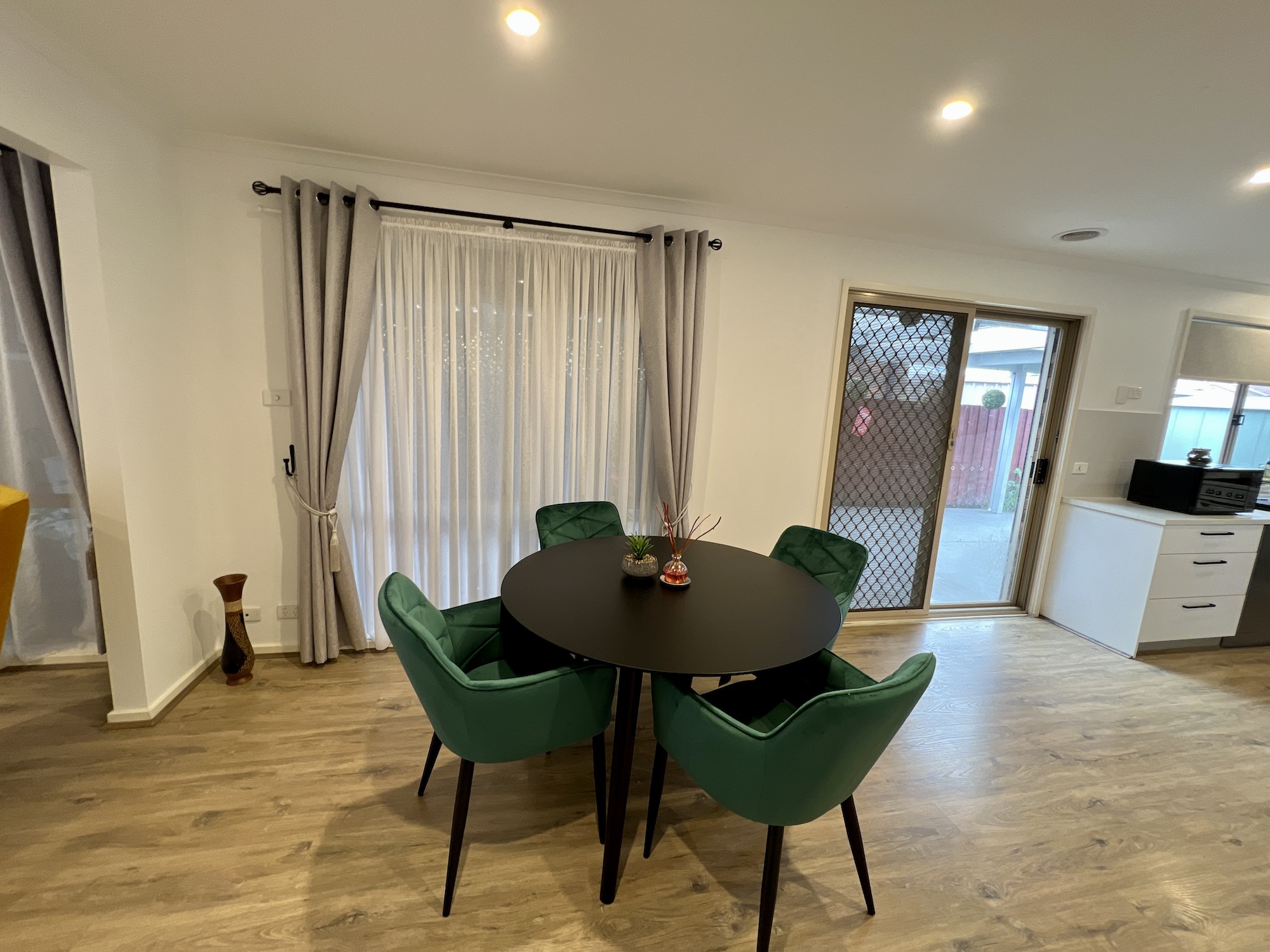 One ensuite bedroom vacancy available in a fully renovated house in Mill Park — Home image 5