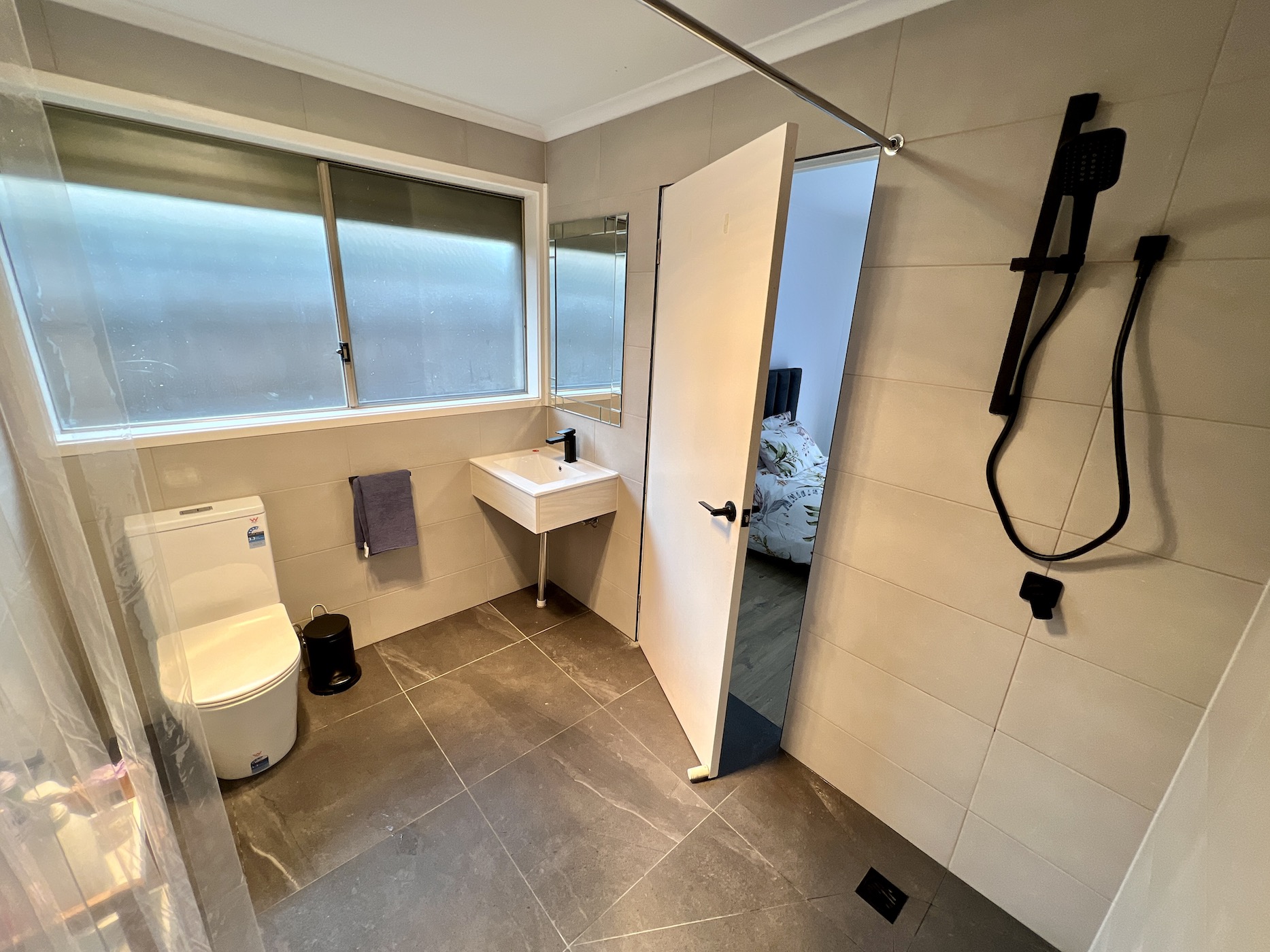 One ensuite bedroom vacancy available in a fully renovated house in Mill Park — Home image 7