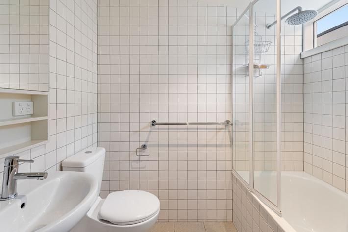 Convenient Bayside Living at the Edge of the City Port — Home image 4