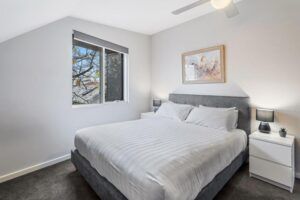 Convenient Bayside Living at the Edge of the City Port — Home image 6