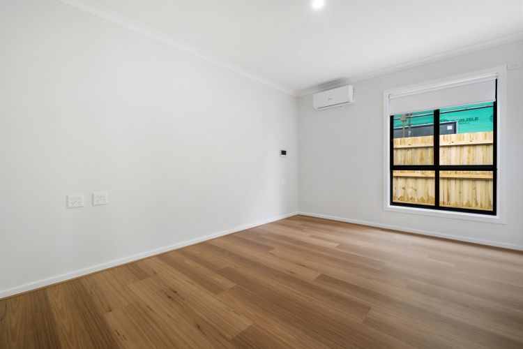 Spacious 3-Bedroom HPS Property - Jevon Street, Mambourin — Home image 3