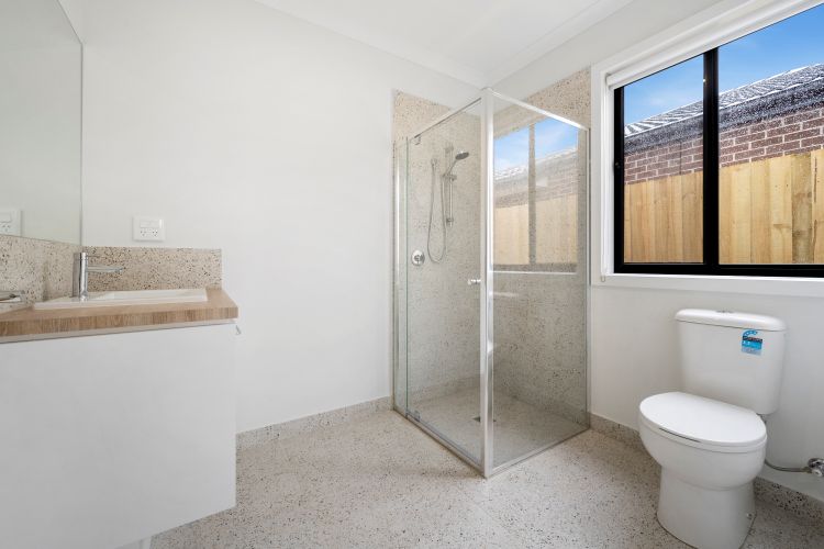 Spacious 3-Bedroom HPS Property - Jevon Street, Mambourin — Home image 9
