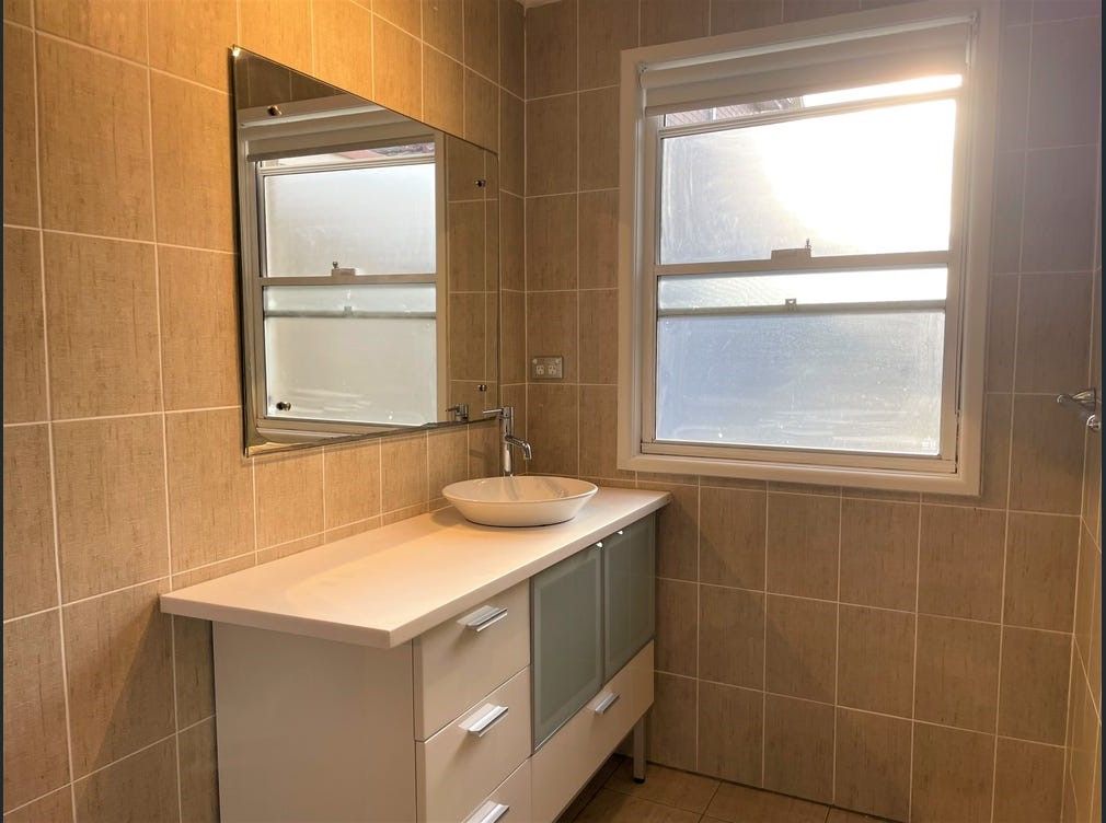 5 Bedroom Supported Independent Living Home In Russell Lea — Home image 4