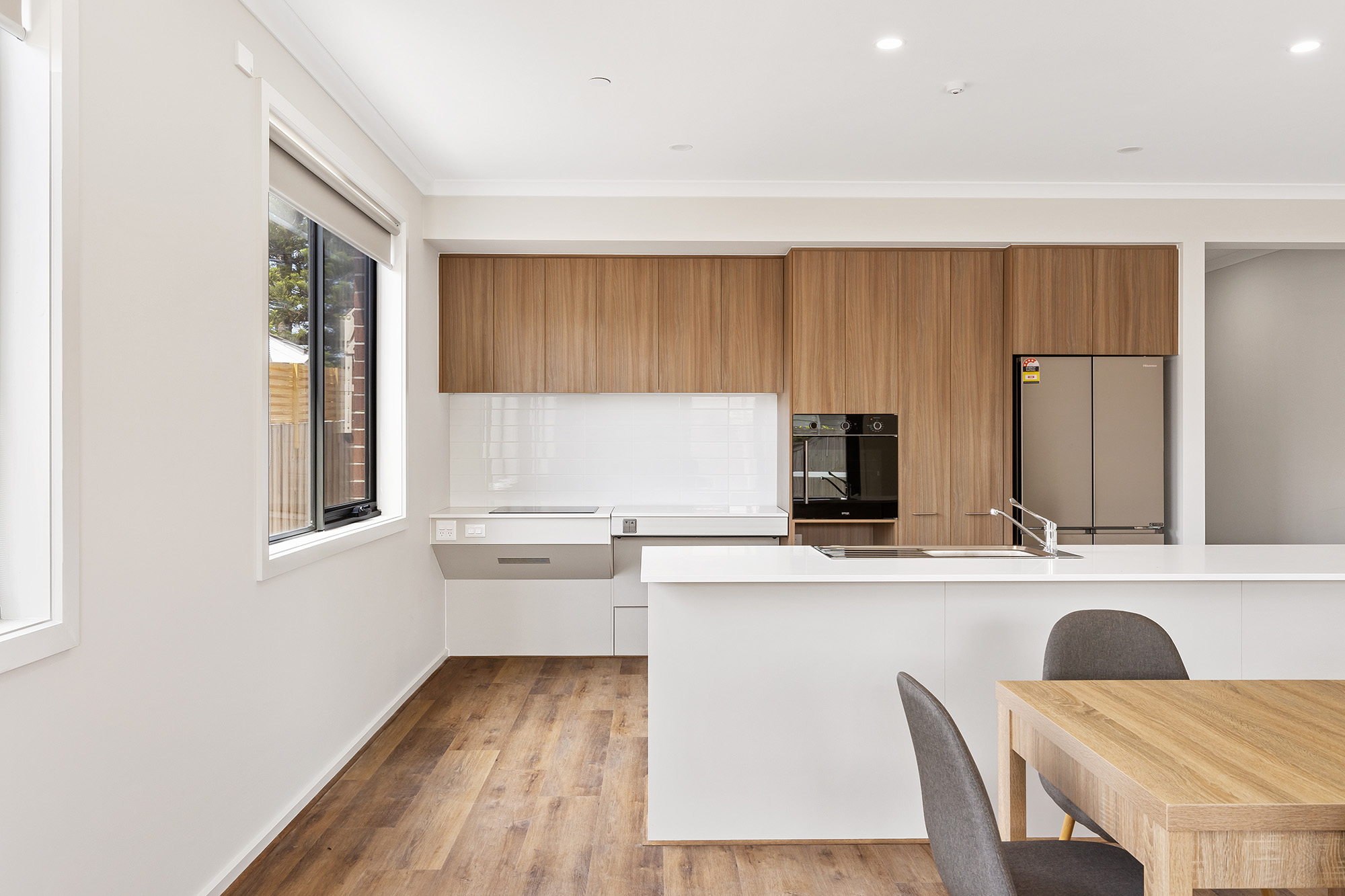 Coastal Living in Beautiful Carrum 2 Bed/2 Bath (+OOA) HPS — Home image 3