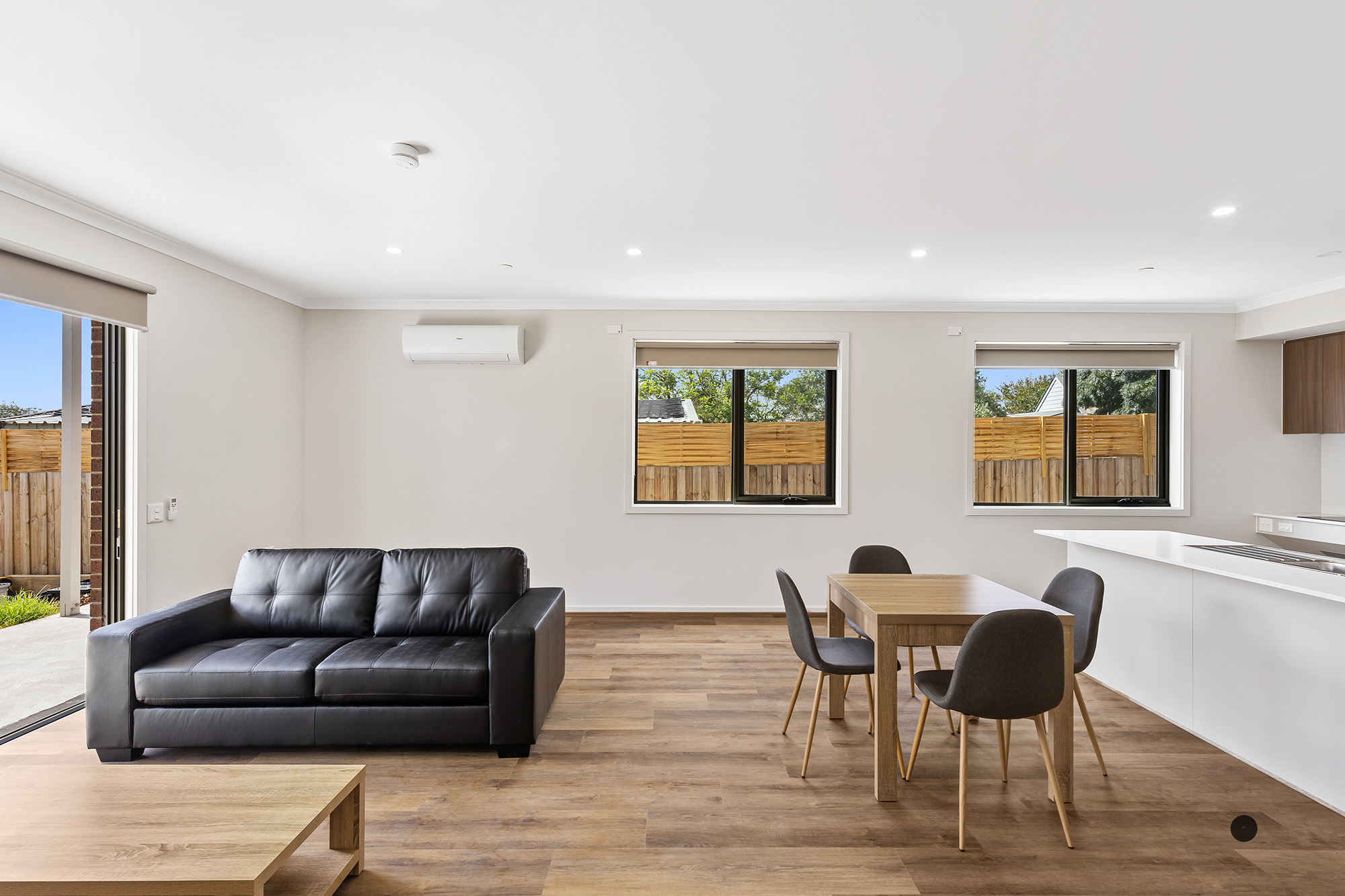 Coastal Living in Beautiful Carrum 2 Bed/2 Bath (+OOA) HPS — Home image 5