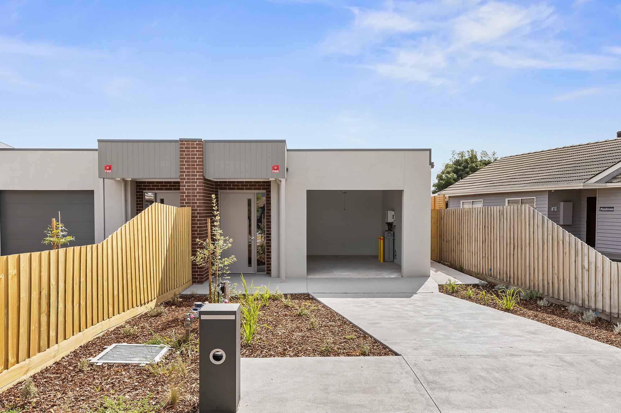 Coastal Living in Beautiful Carrum 2 Bed/2 Bath (+OOA) HPS — Home image 7