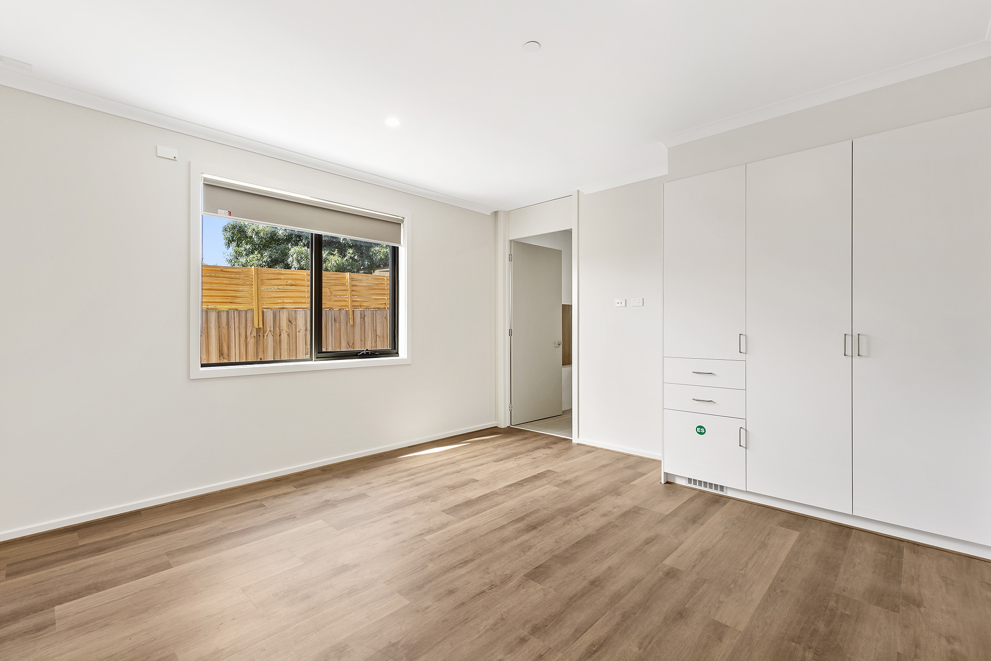 Coastal Living in Beautiful Carrum 2 Bed/2 Bath (+OOA) HPS — Home image 10