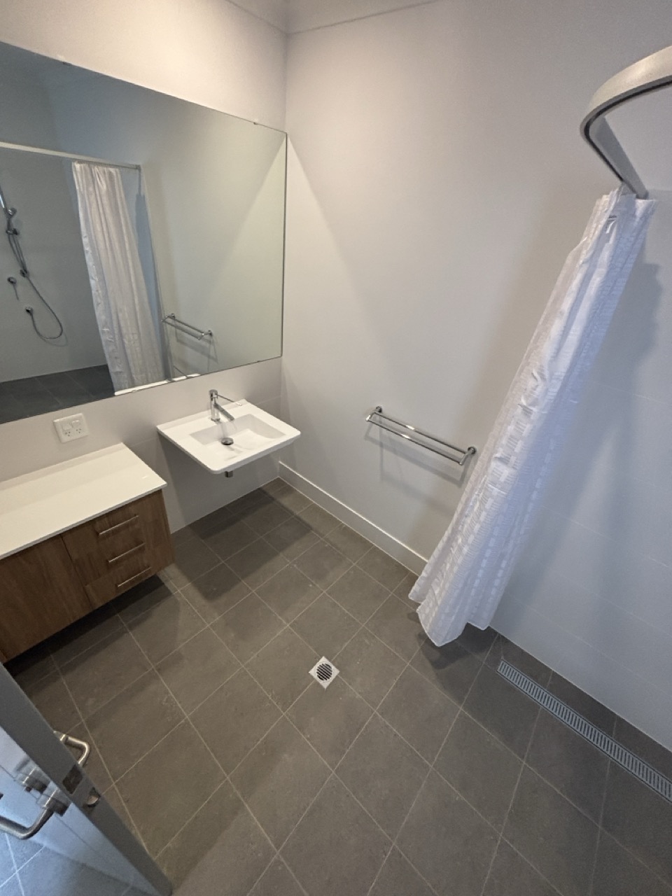GR8 DISABILITY HOUSING — Home image 13