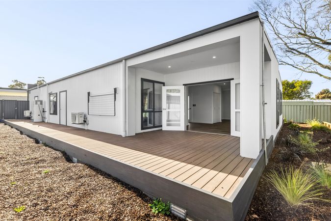 Spacious and contemporary SDA, ideally located in Delacombe! — Home image 2